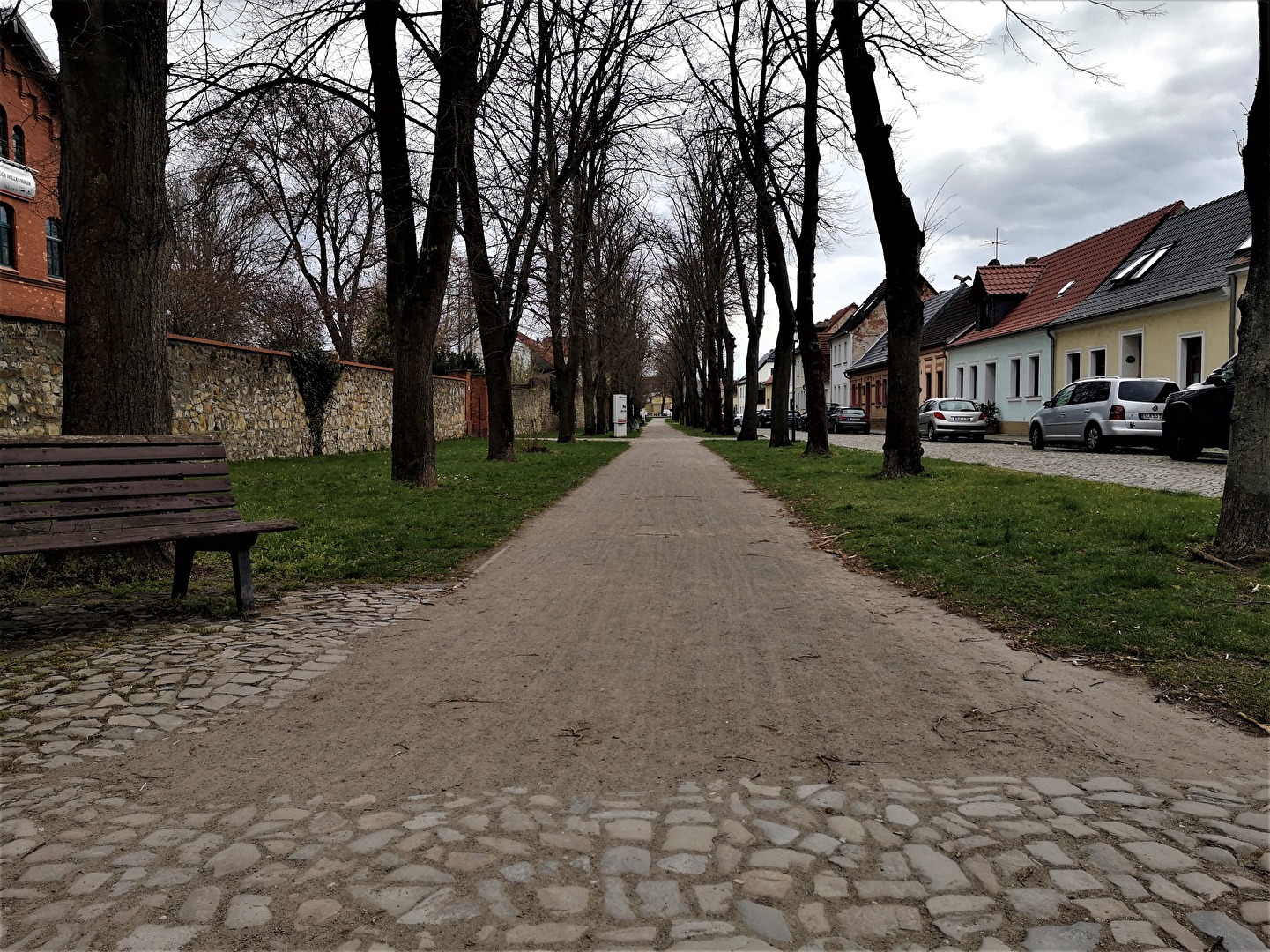 Fußgänger- und Fahrradweg