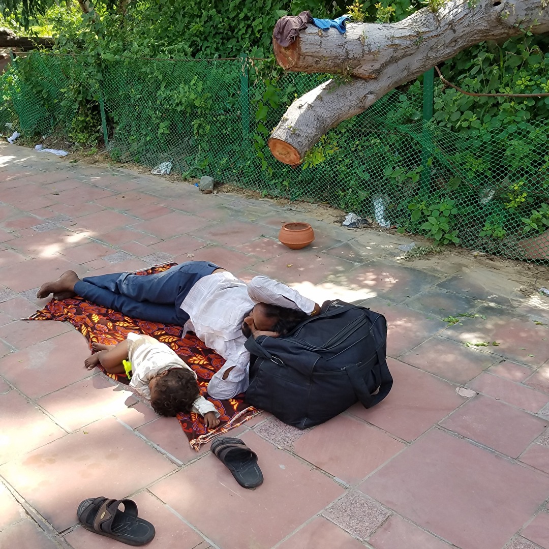 „Die Würde des Menschen ist unantastbar“. Wirklich ?