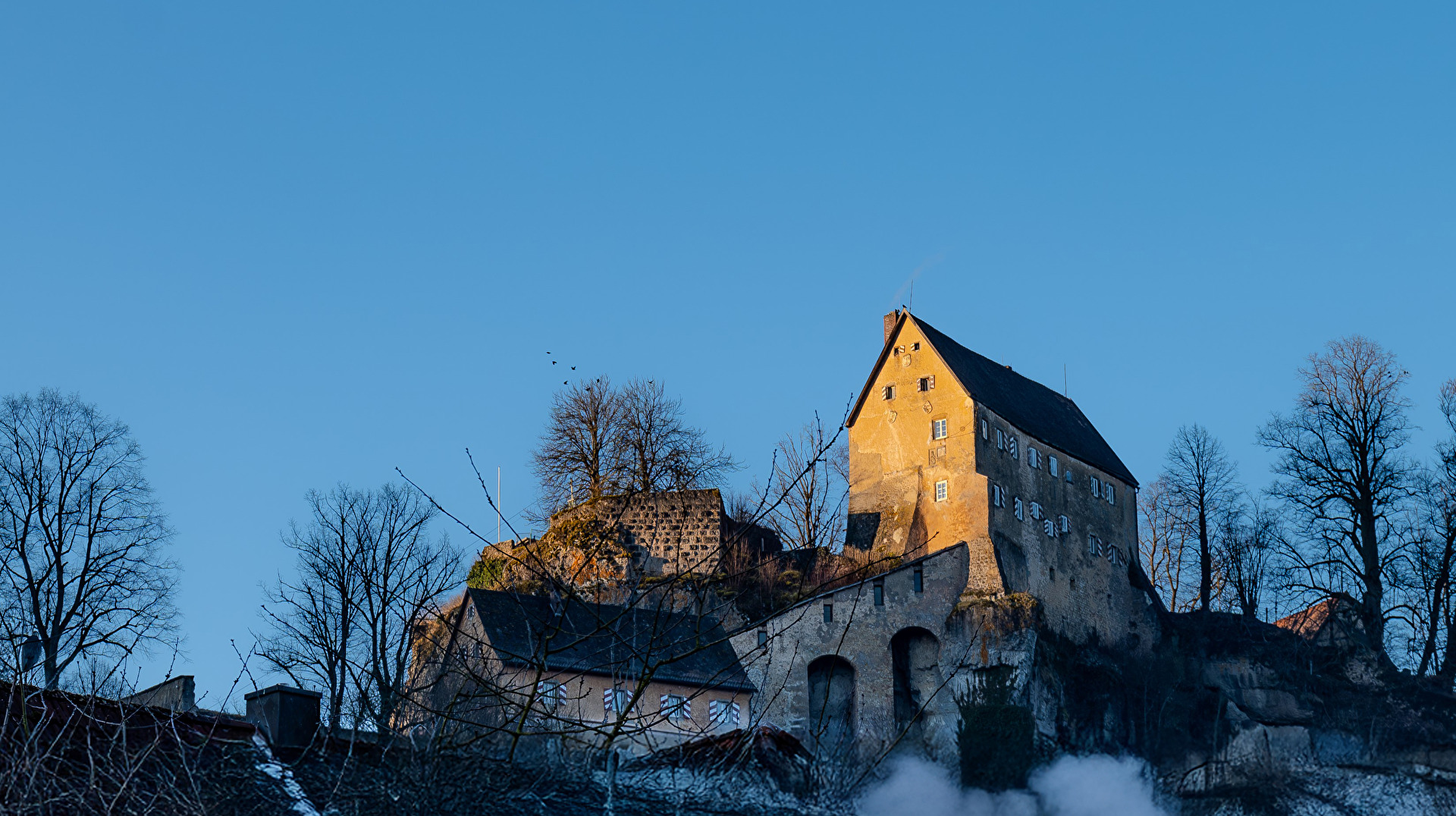 Burg Pottenstein an einem eisigen Morgen