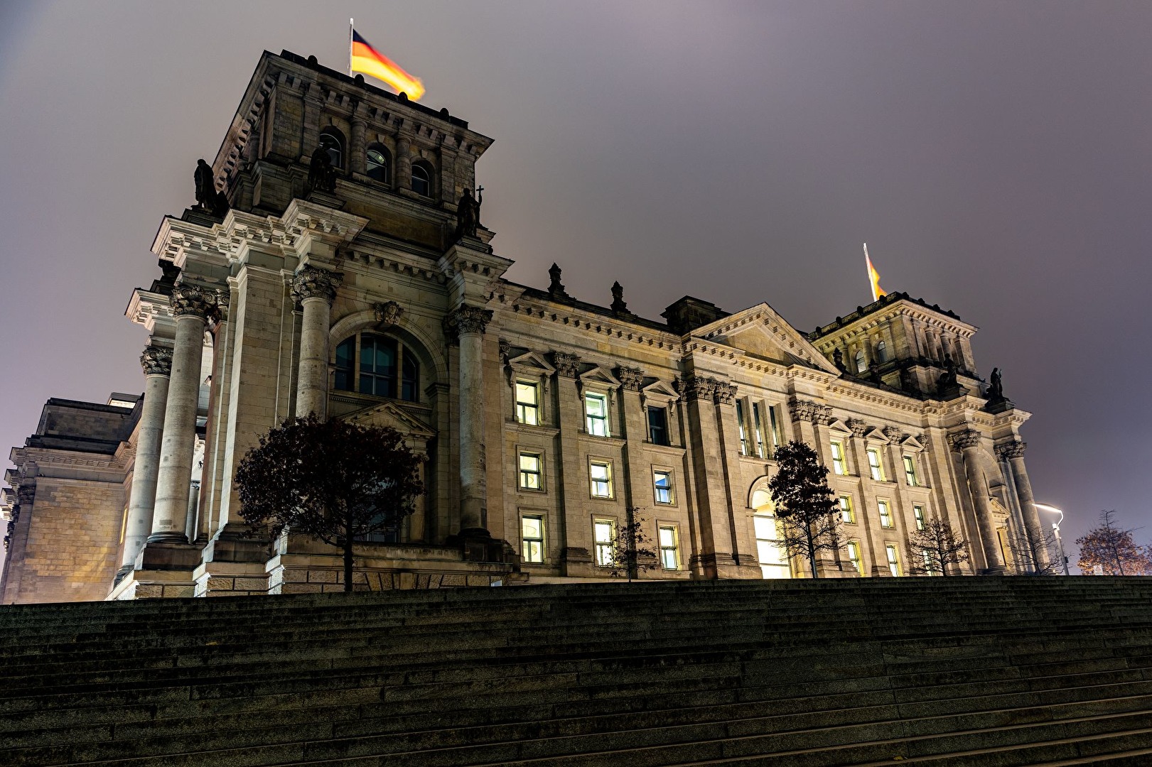 Reichstag bei Nacht