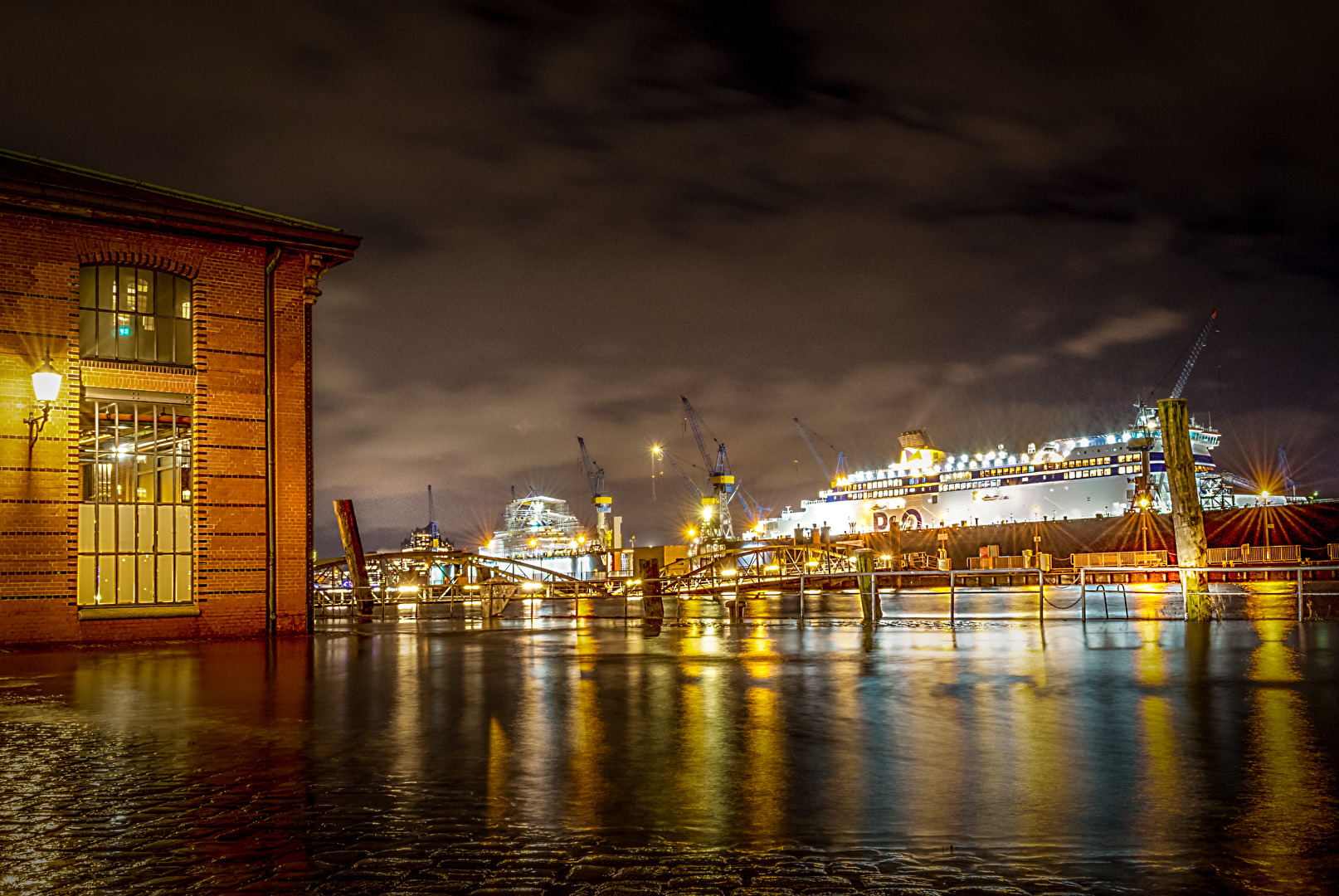 Nachtlichter im Hamburger Hafen