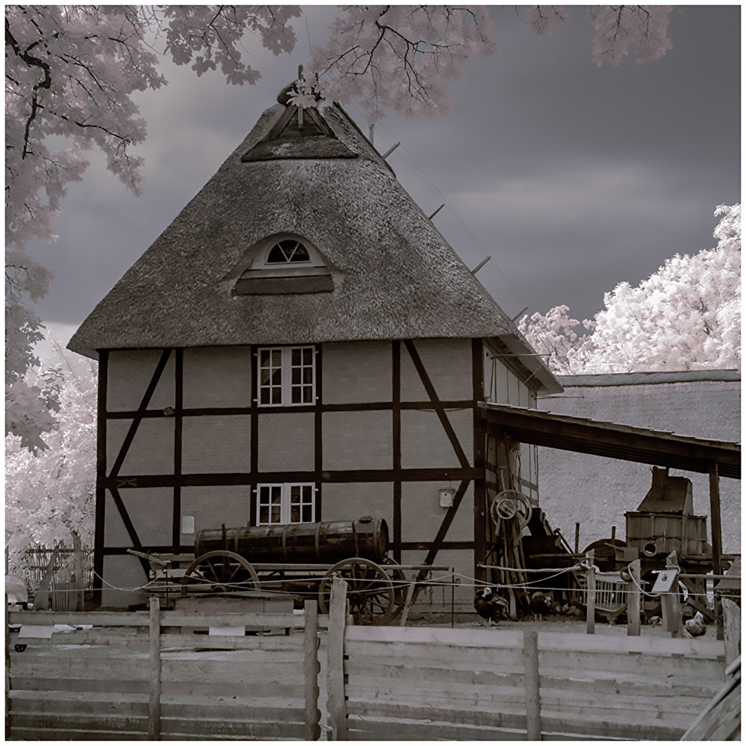 HAMBURGS NORDEN IM UNSICHTBAREN LICHT