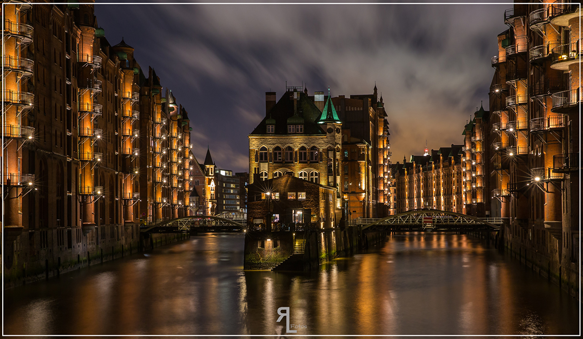 Hamburger Speicherstadt - Wasserschloß