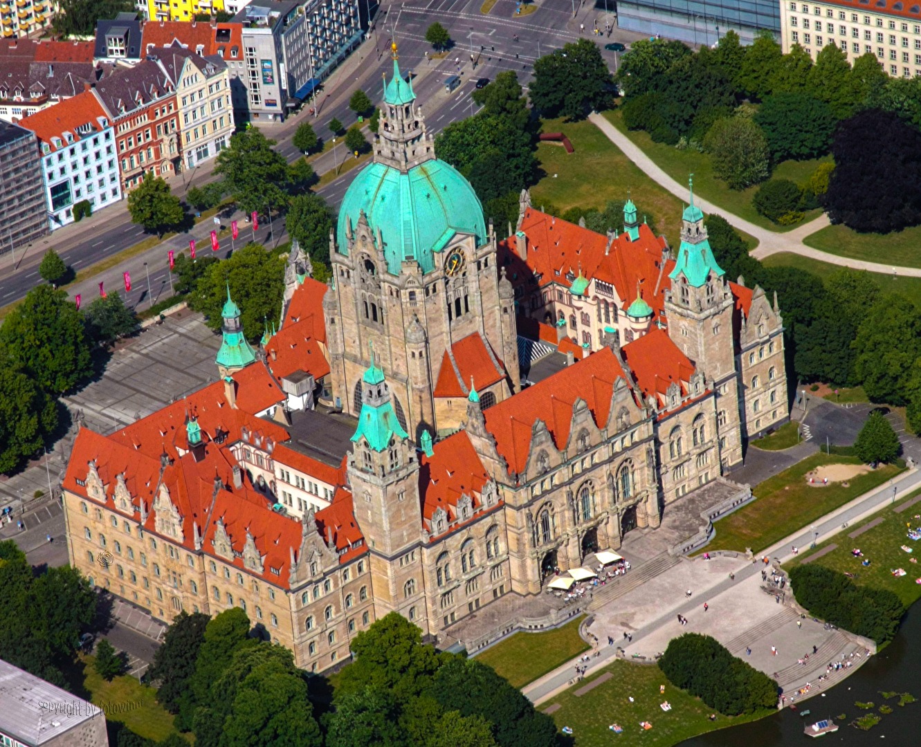 Hannover - Neues Rathaus (aus der Luft gesehen)