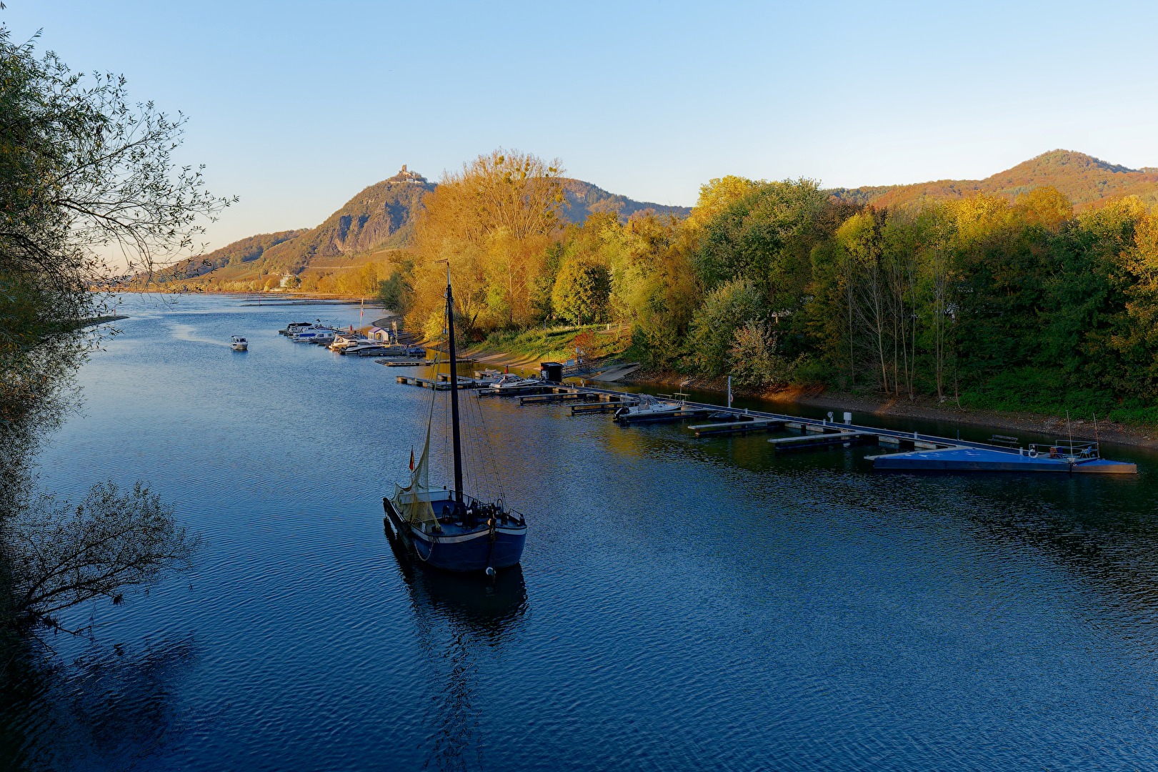 Auch so kann der November aussehen - Abendstimmung am Rhein