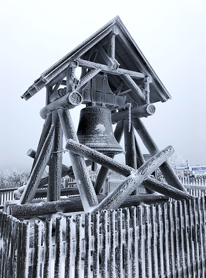 Friedensglocke Fichtelberg Eis