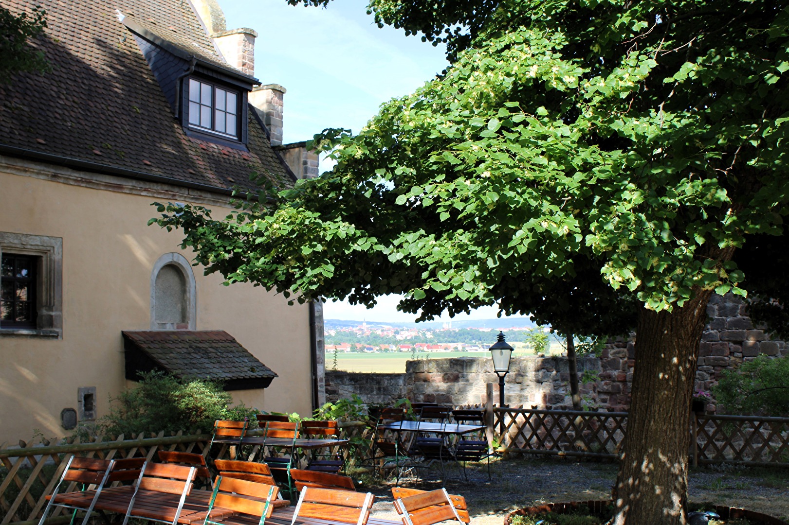 Gastronomie im Innenhof der Burg