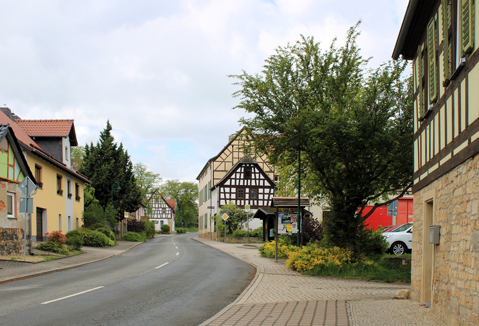 Dorfstraße in Prießnitz