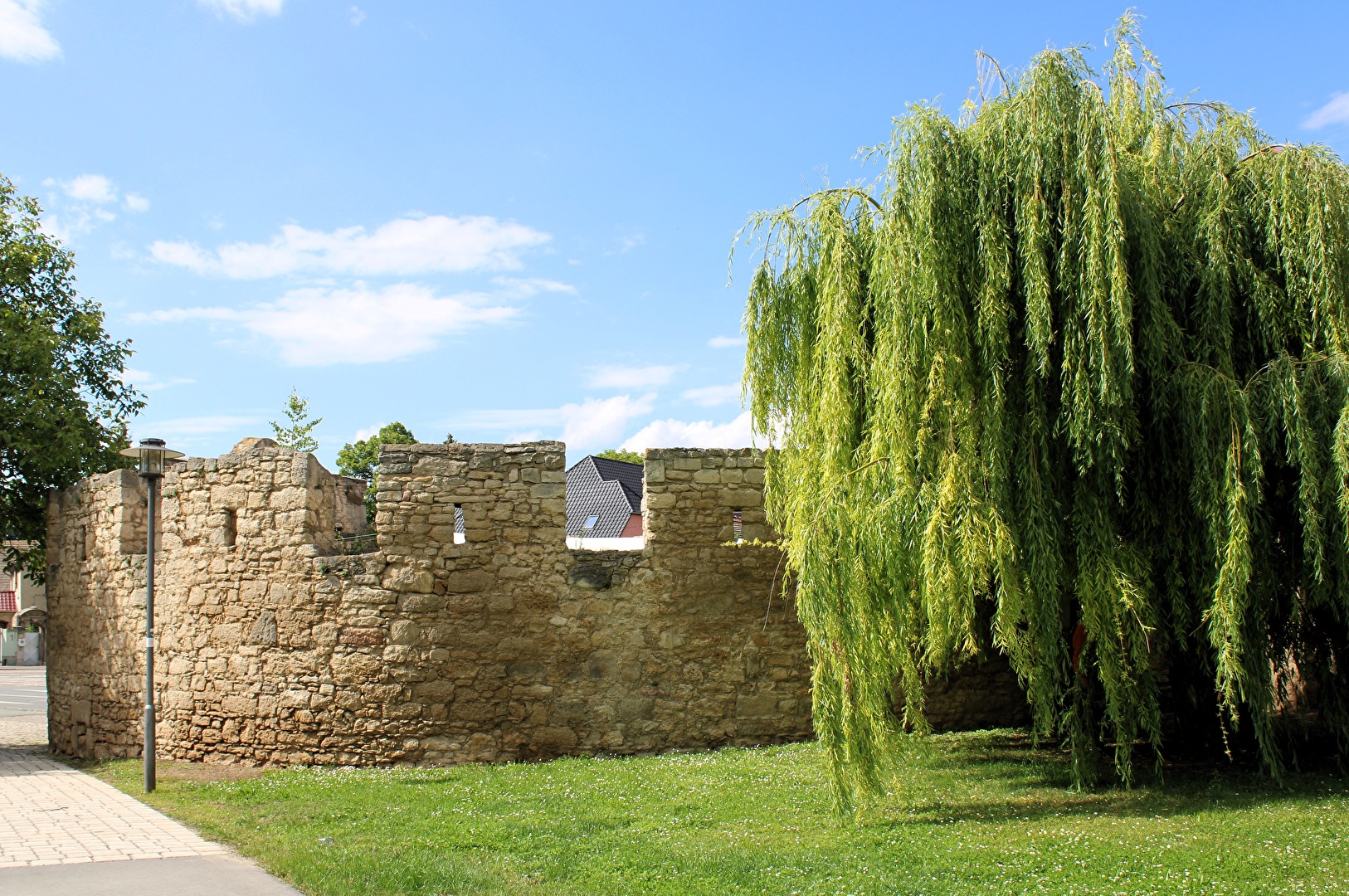 Stadtmauer bei der Barbarkane