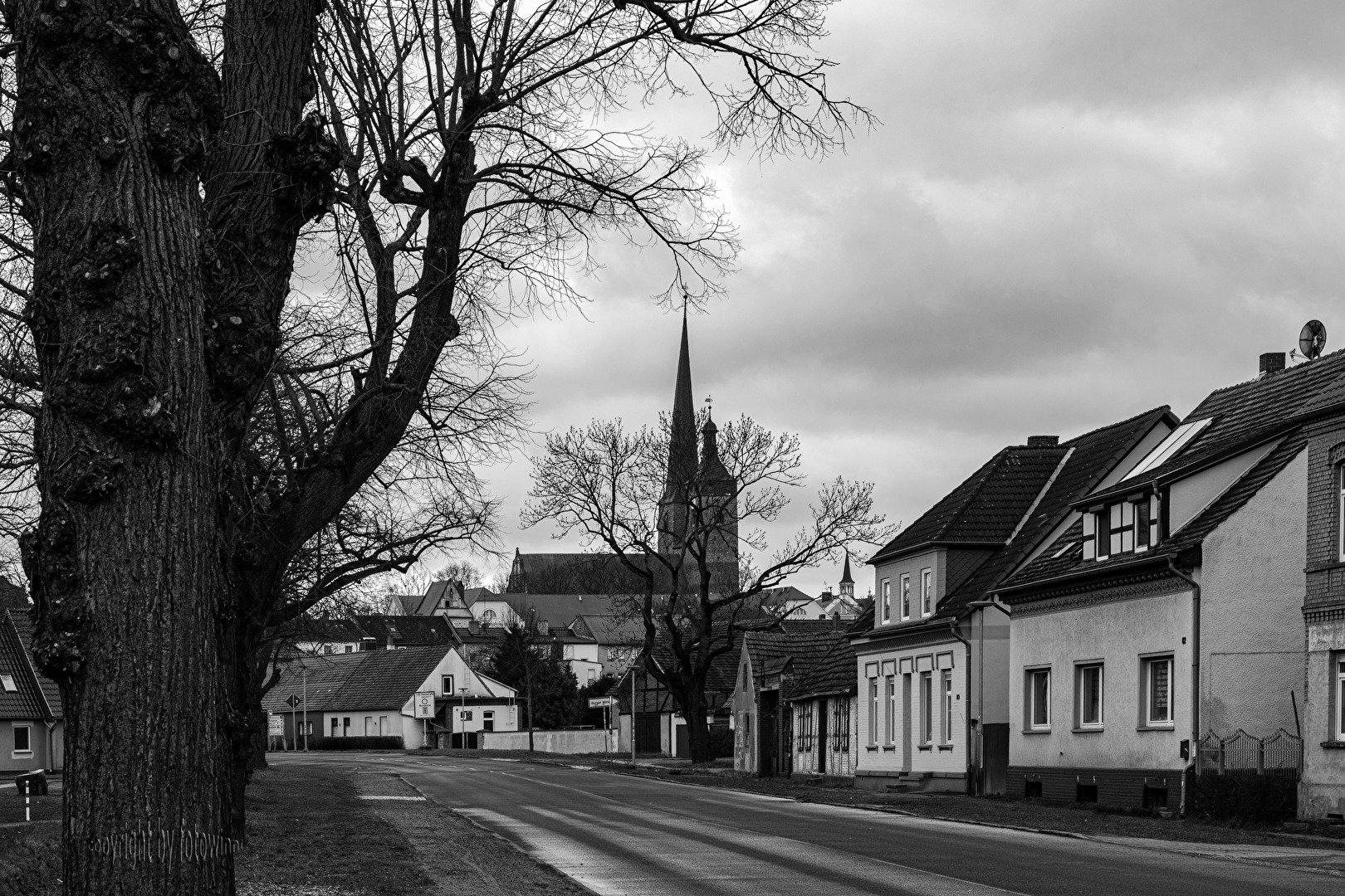 Burg/M. - Koloniestraße mit Blick zur Oberkirche (Unser Lieben Frauen)