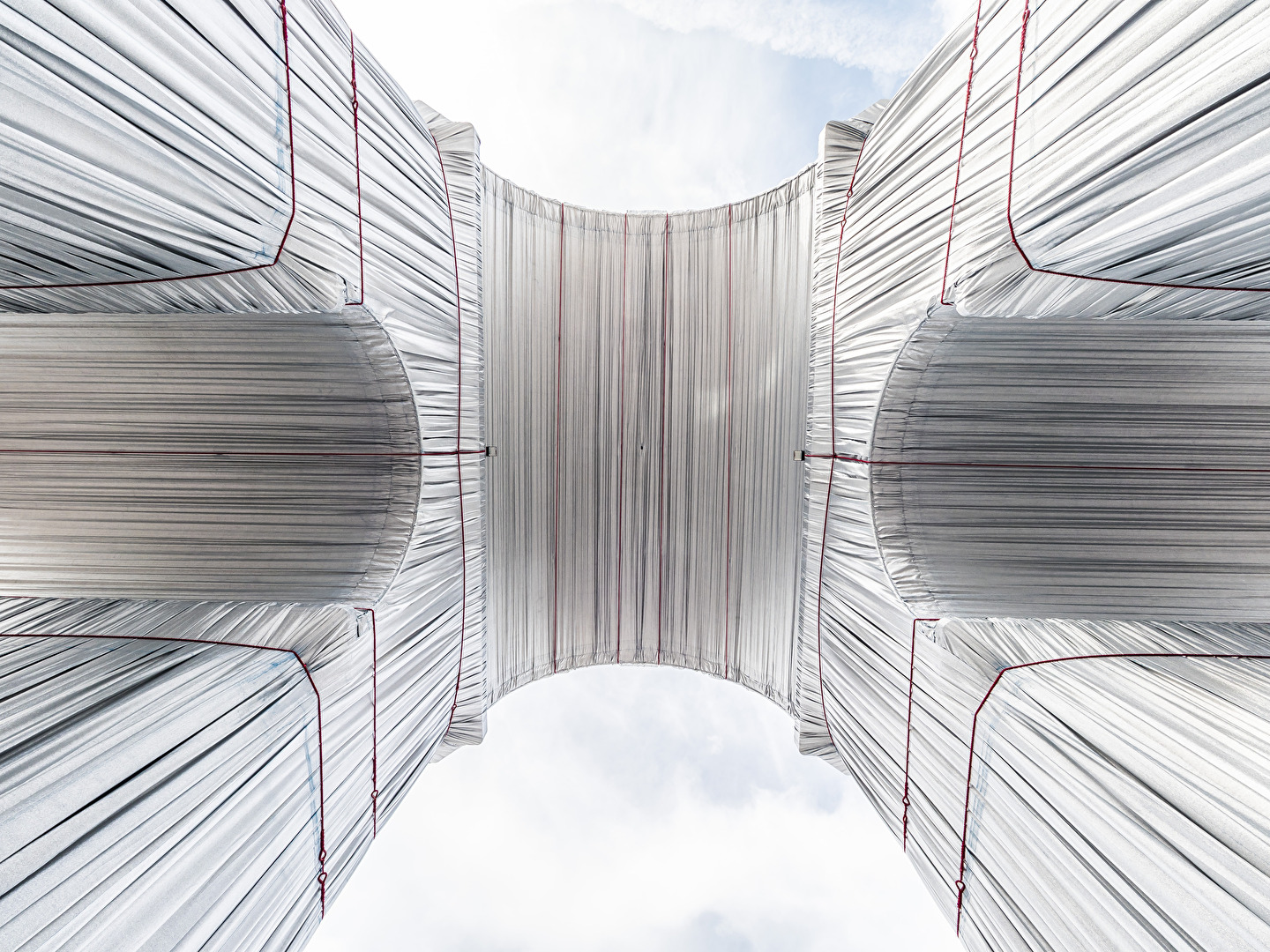 Christo lässt grüßen - Arc de Triomphe 2020