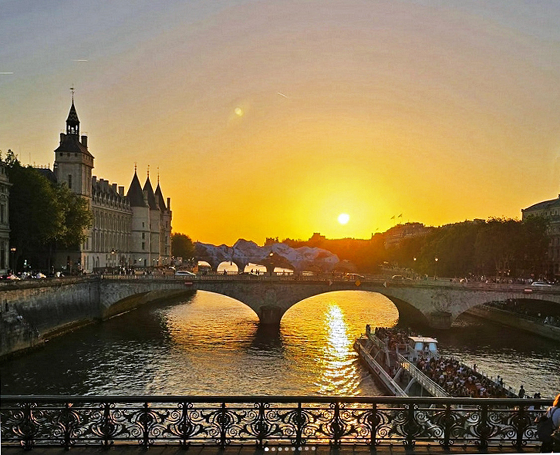 die Seine in Paris bei Sonnenuntergang