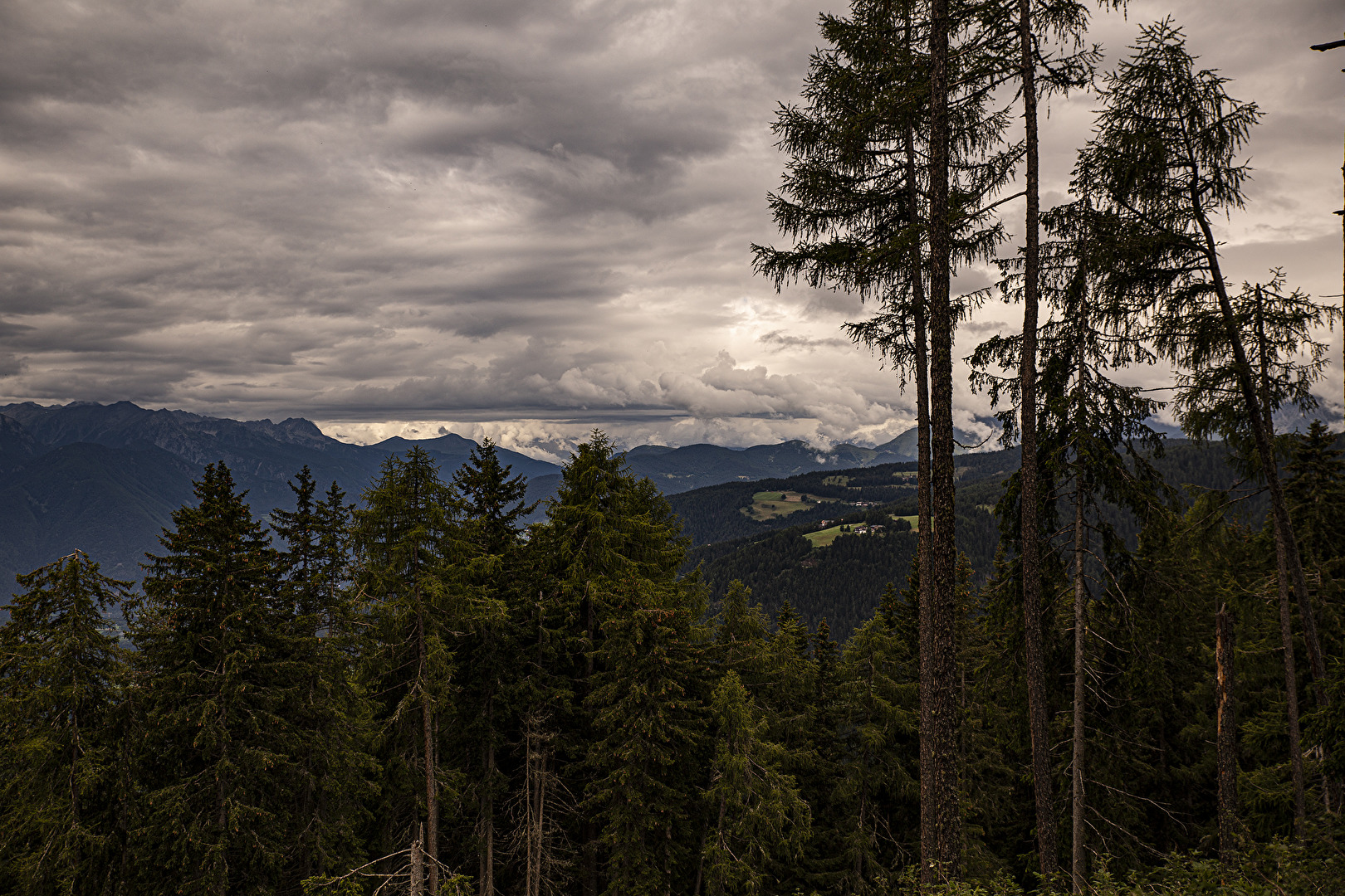 Wolken über den Dolomiten