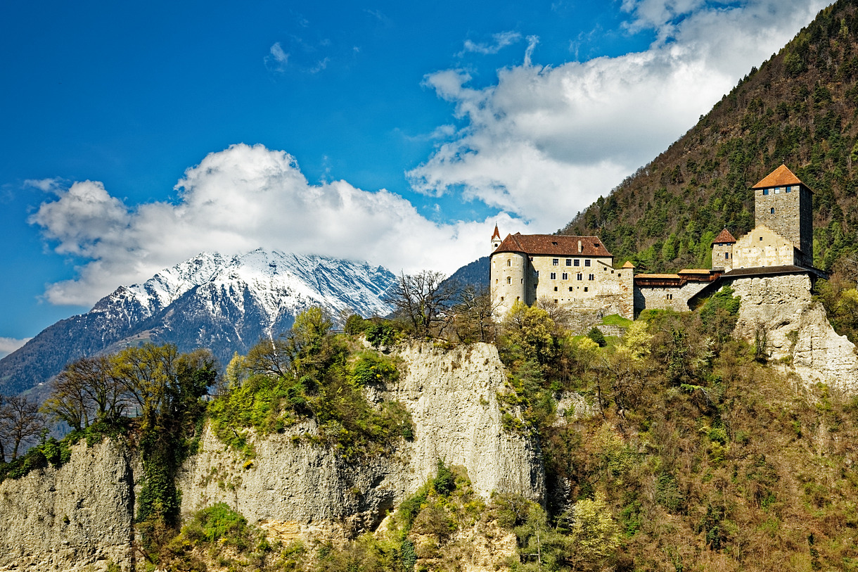 Schloß Tirol