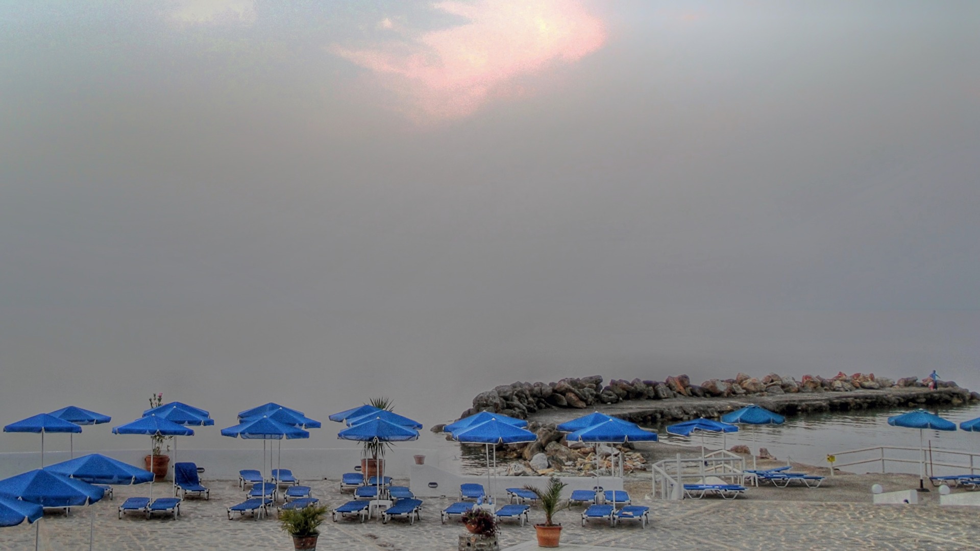 Im Dunst   ( Mokhlos / Kreta )