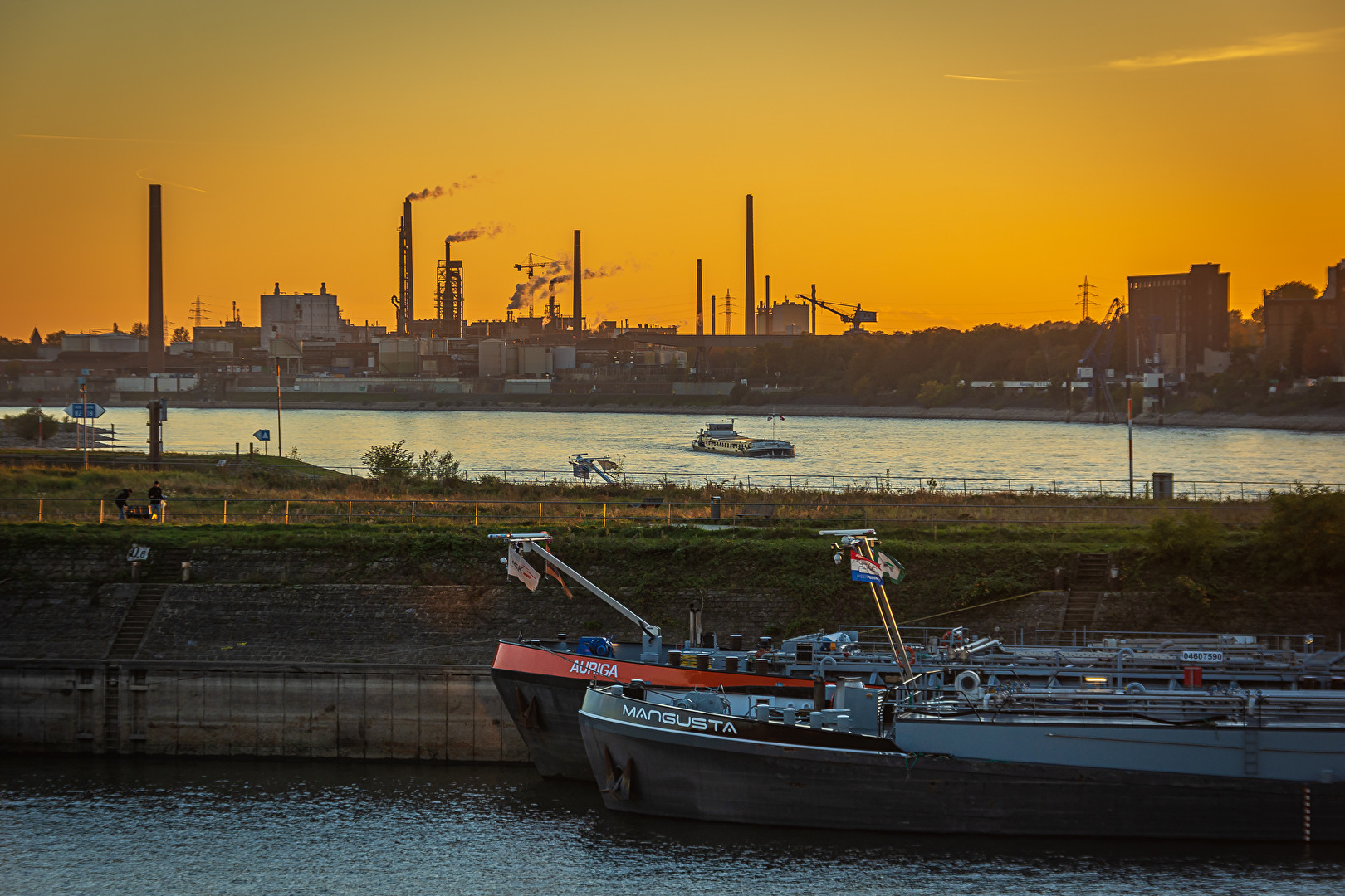 Ruhrort am Abend