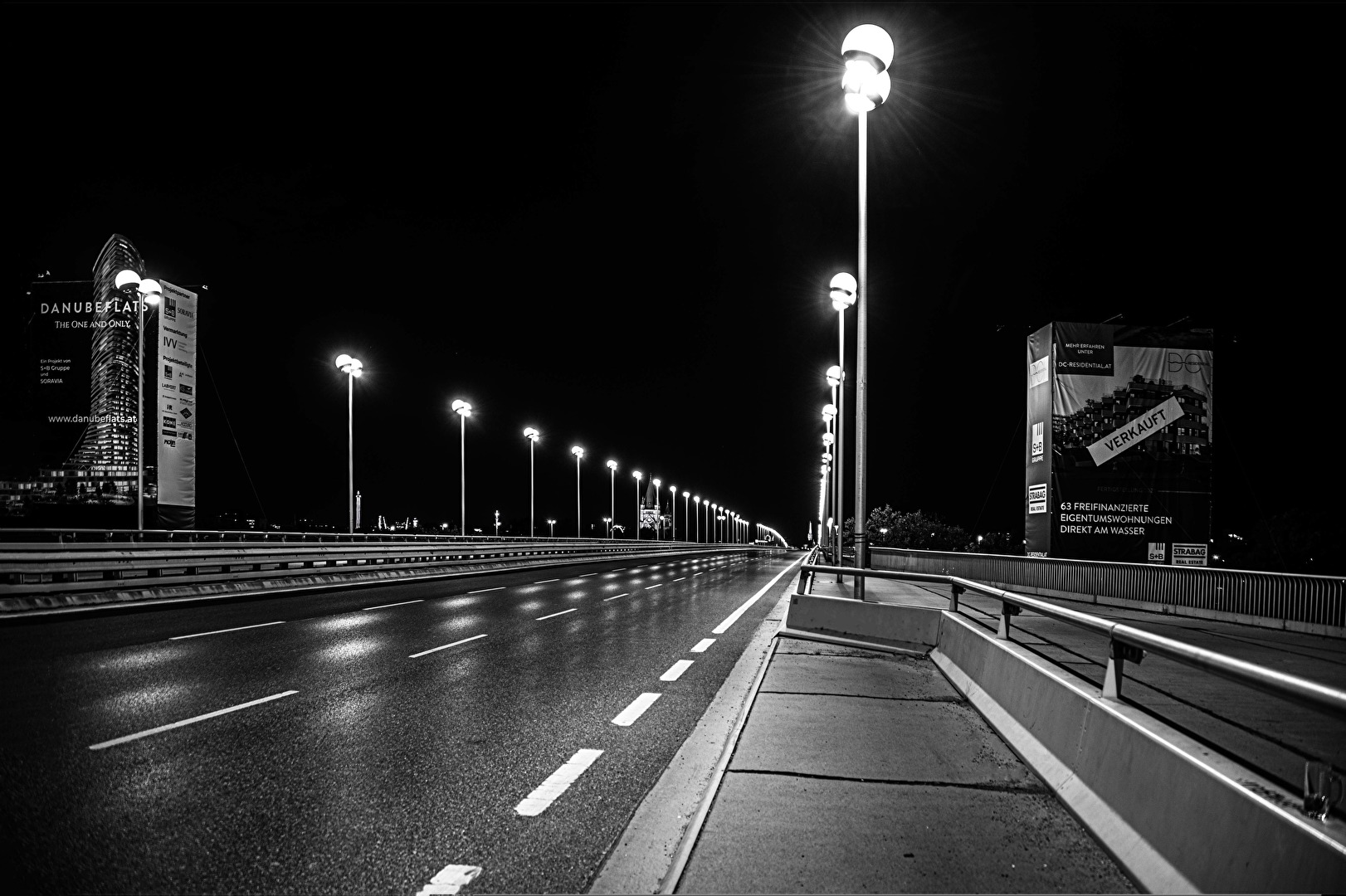Reichsbrücke Wien