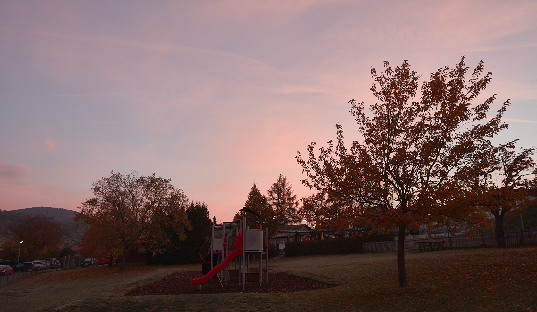 Spielplatz, am Morgen