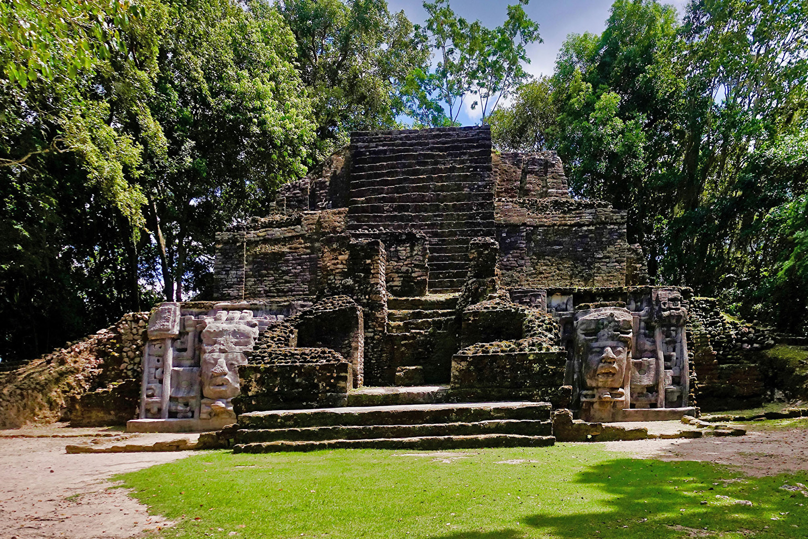 Der Masken-Tempel