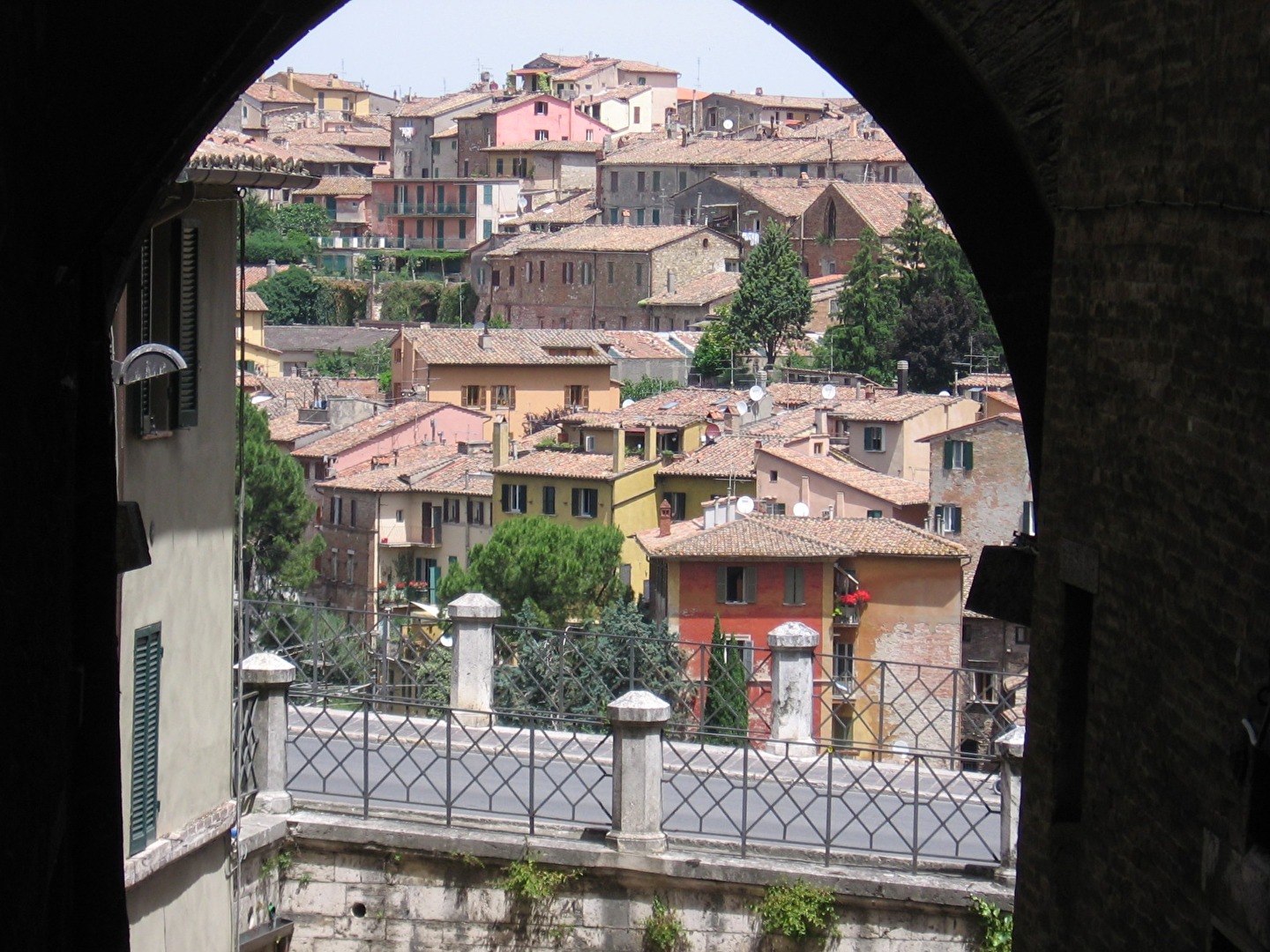 Durchblick auf die Altstadt von Perugia