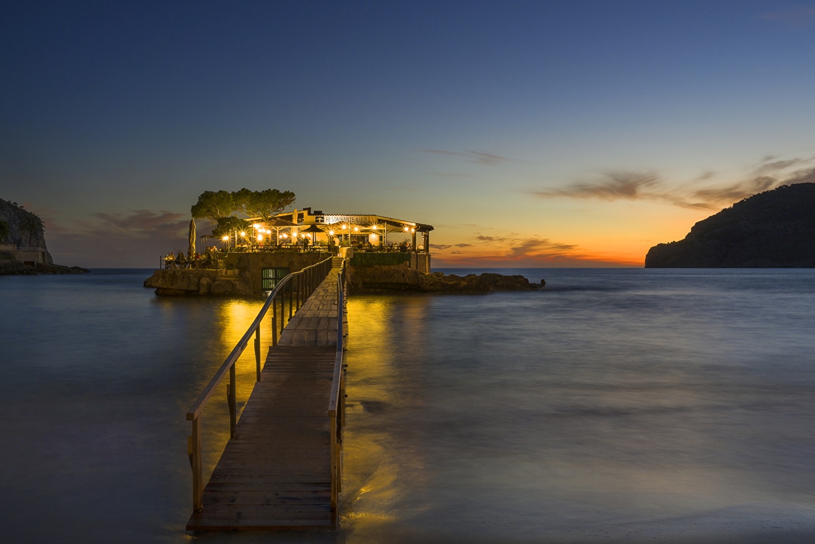 Mallorca-Resraurant-Insel am Abend