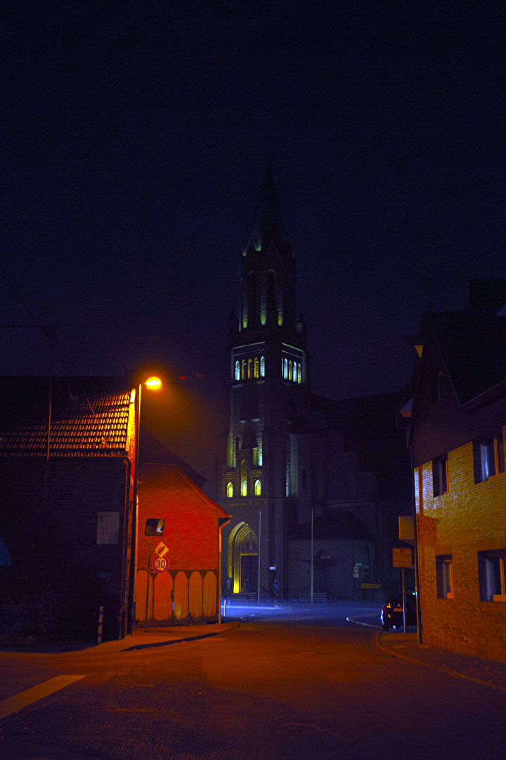 Dorfkirche im Abendschein