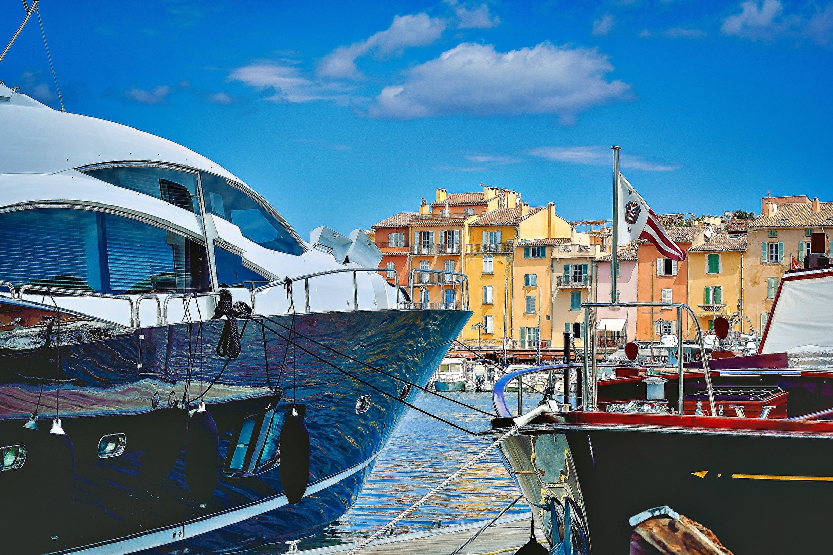 Luxusyachten im Hafen von Saint-Tropez