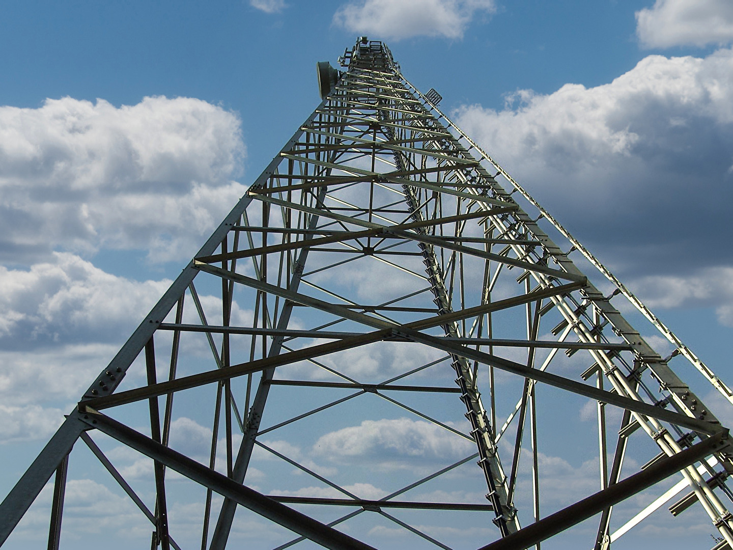 Antennenmast für Mobil-und Richtfunk