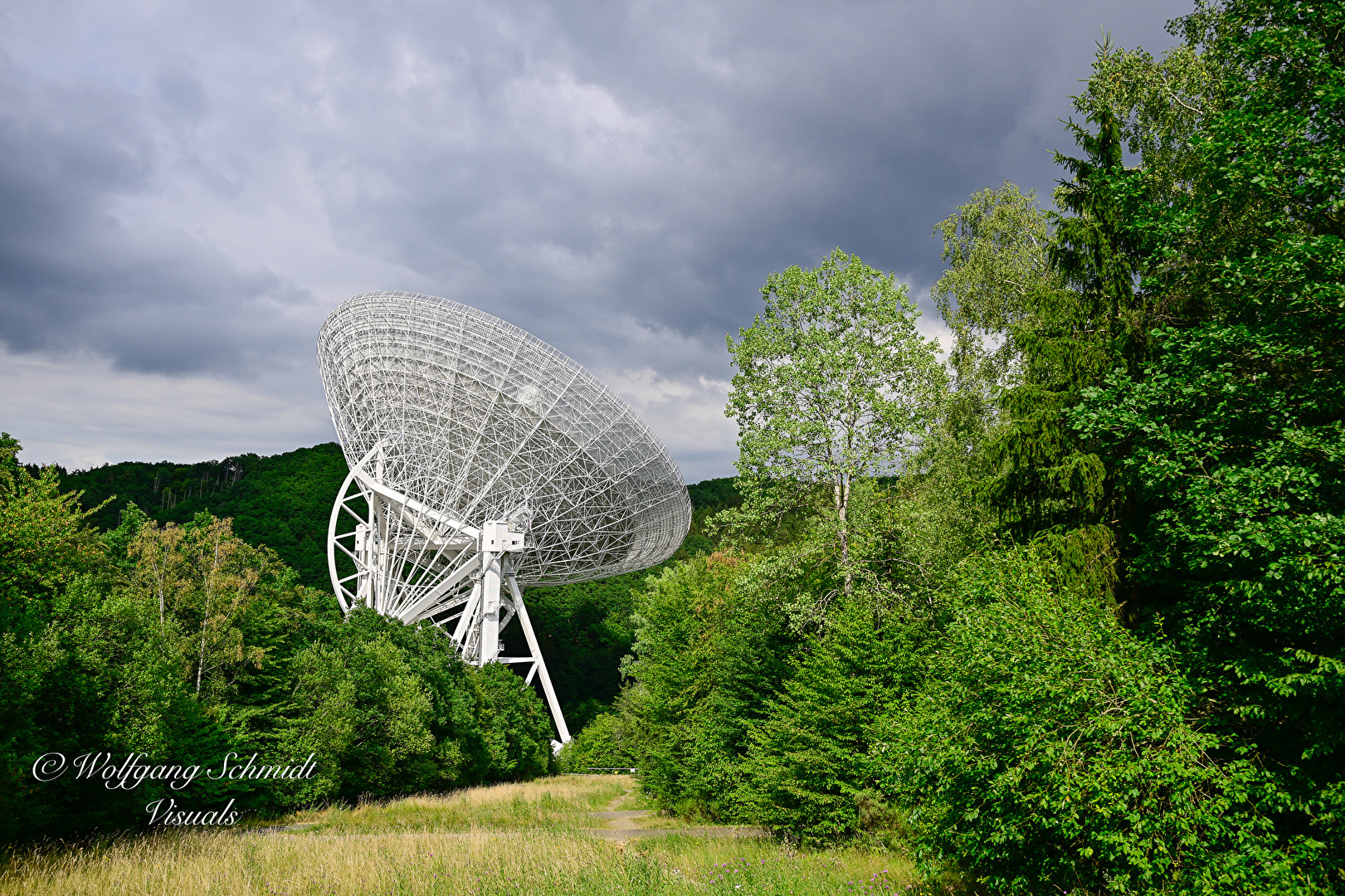 Radio telescope