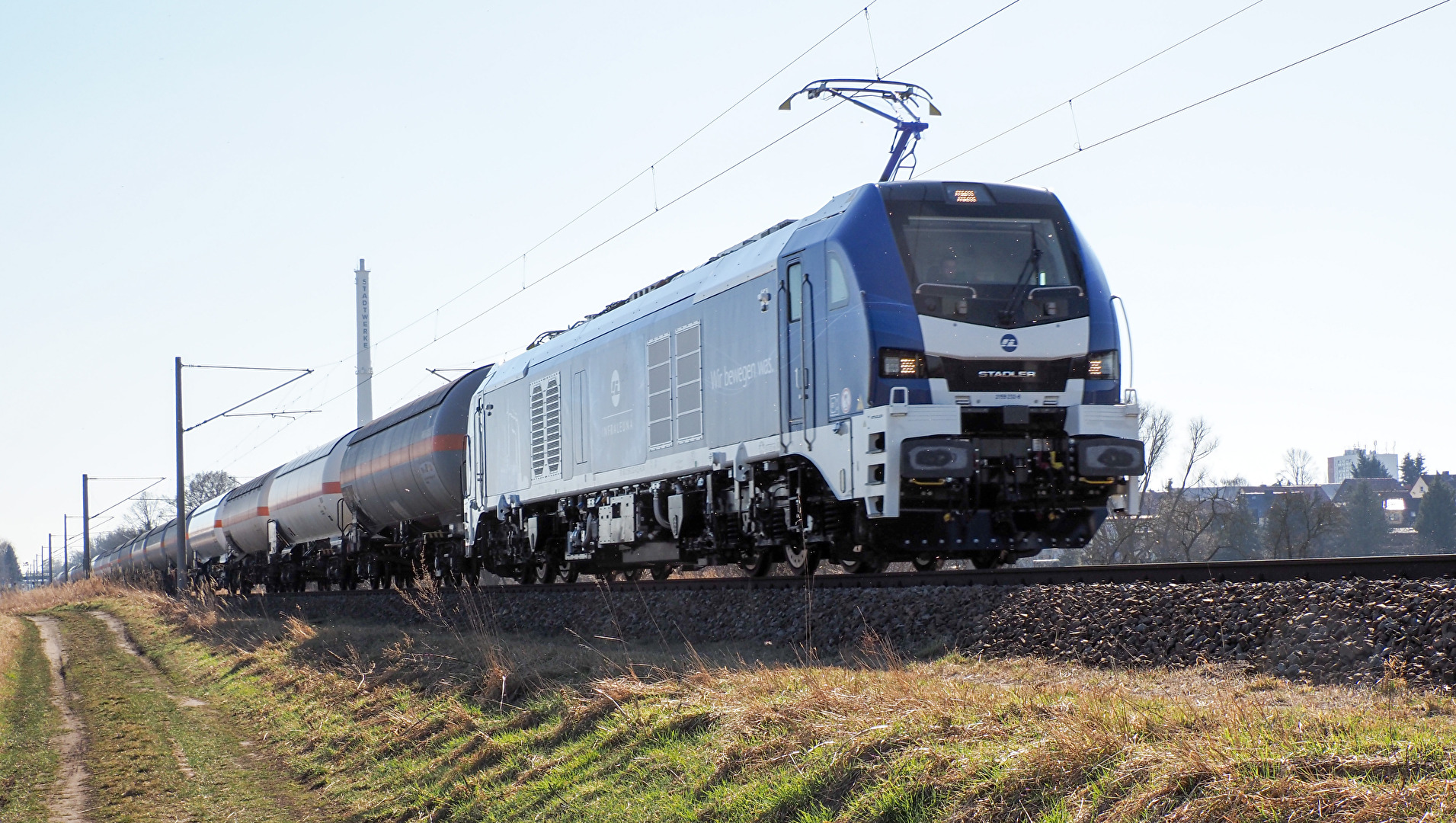 Train of tank cars towards Dessau