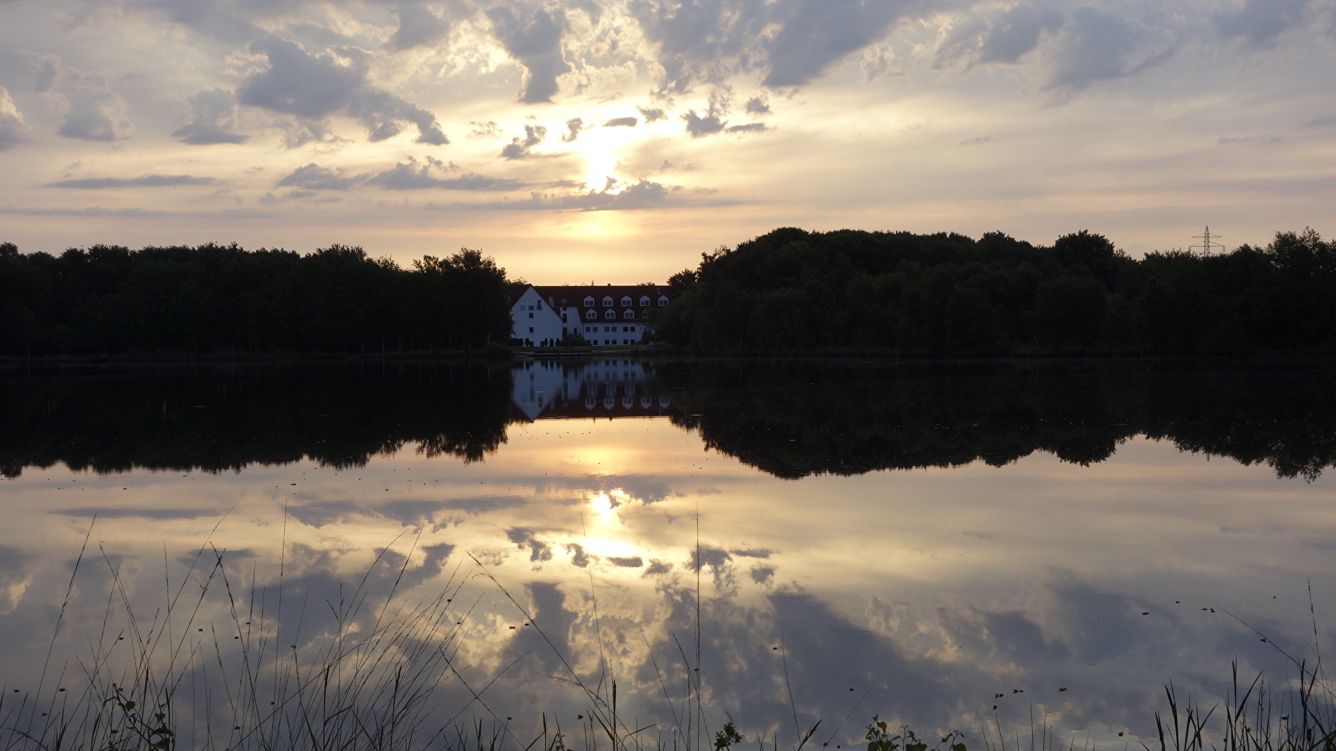 Das Hotel am See...