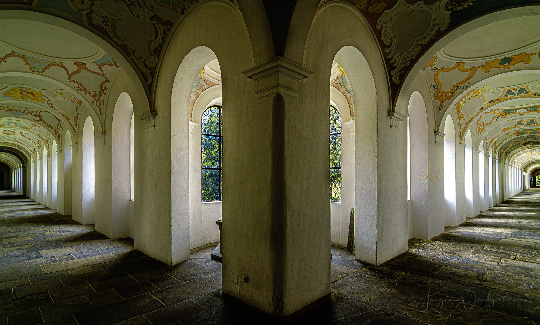 Hinter Klostermauern
