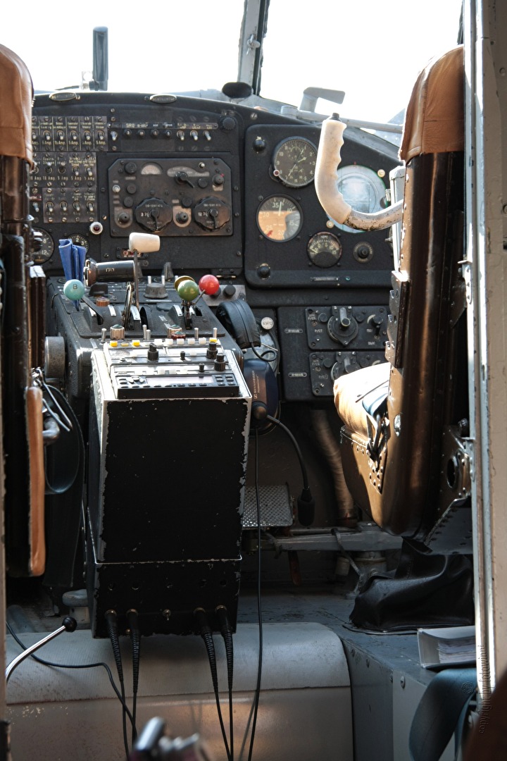 AN-2 - Cockpit