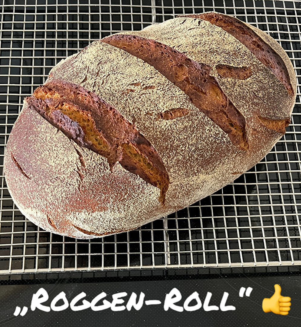 Selbst gebackenes Roggenmisch Brot