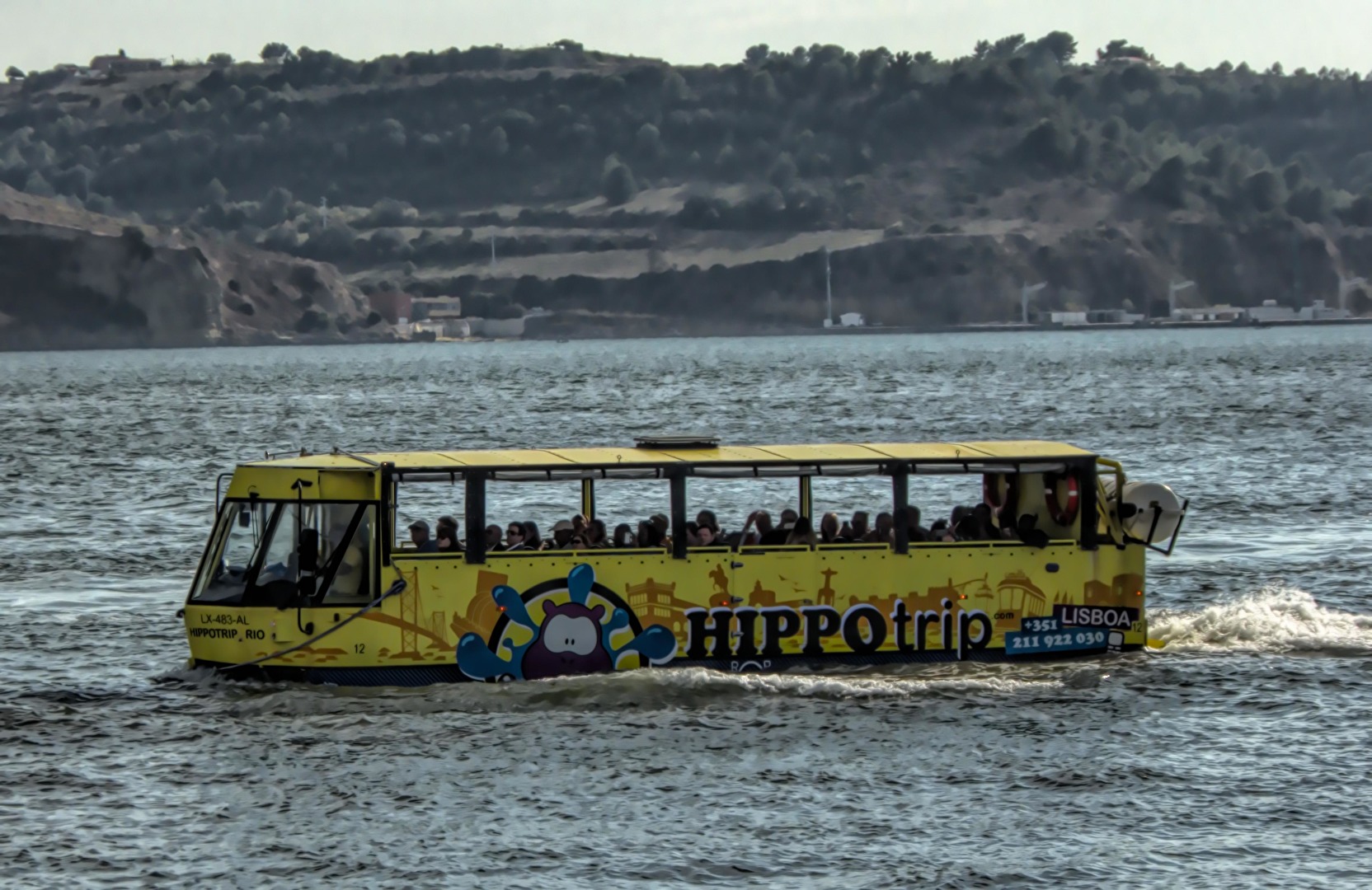 Busfahrt auf dem Fluss