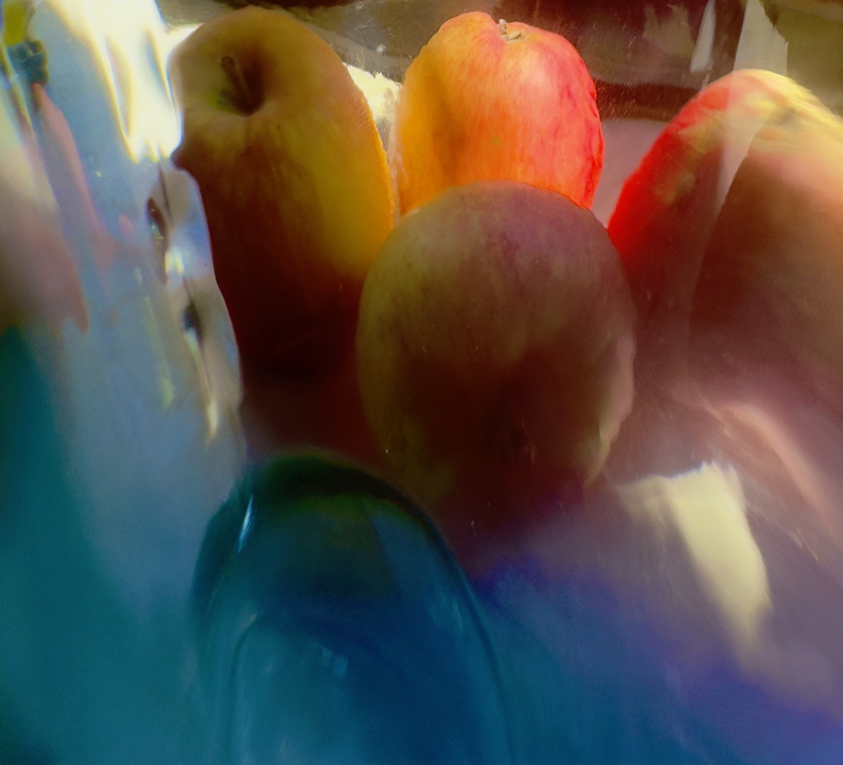 Äpfel durch Glasvase (2)