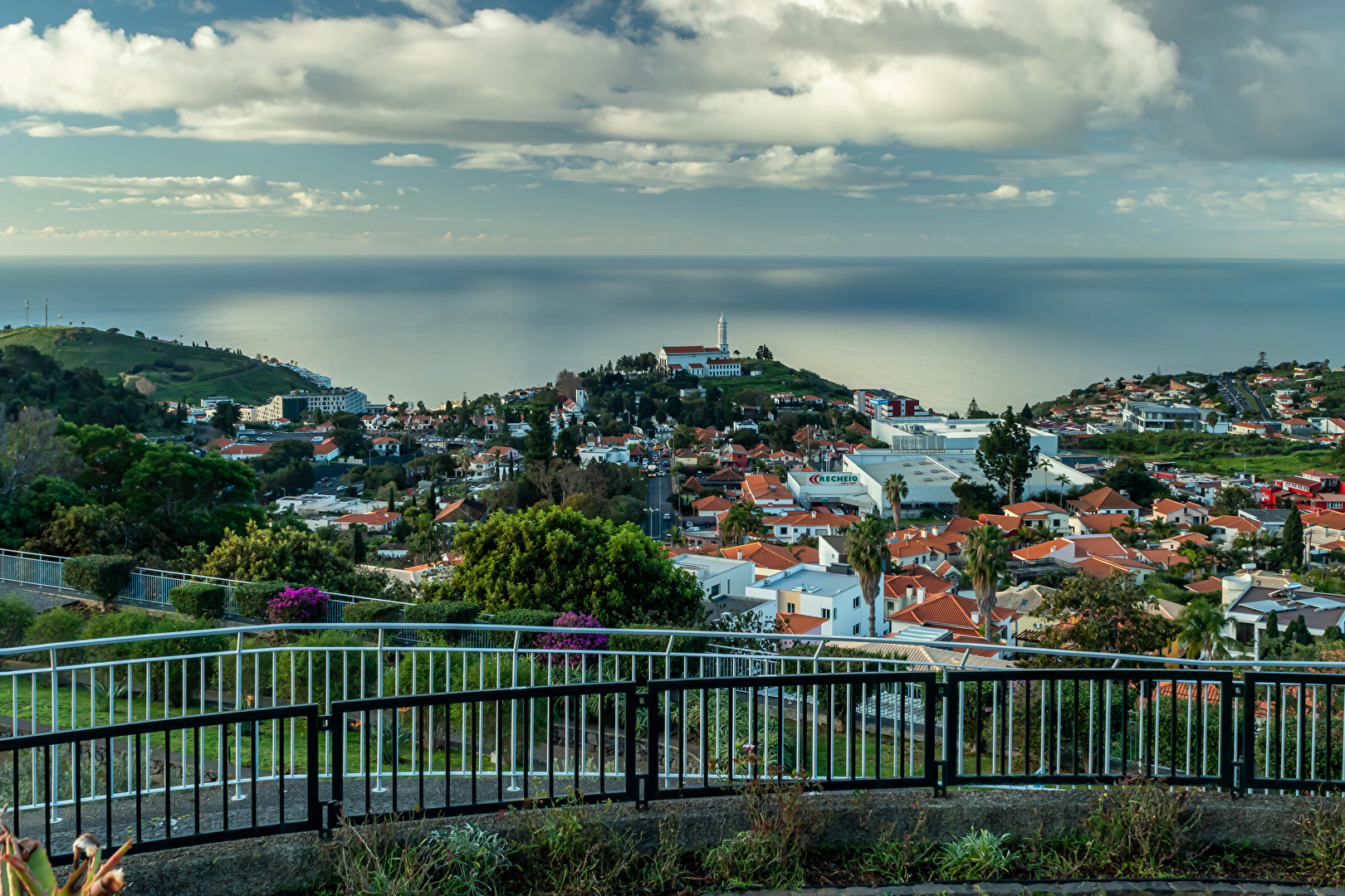 Blick von Madeira auf den Atlantik