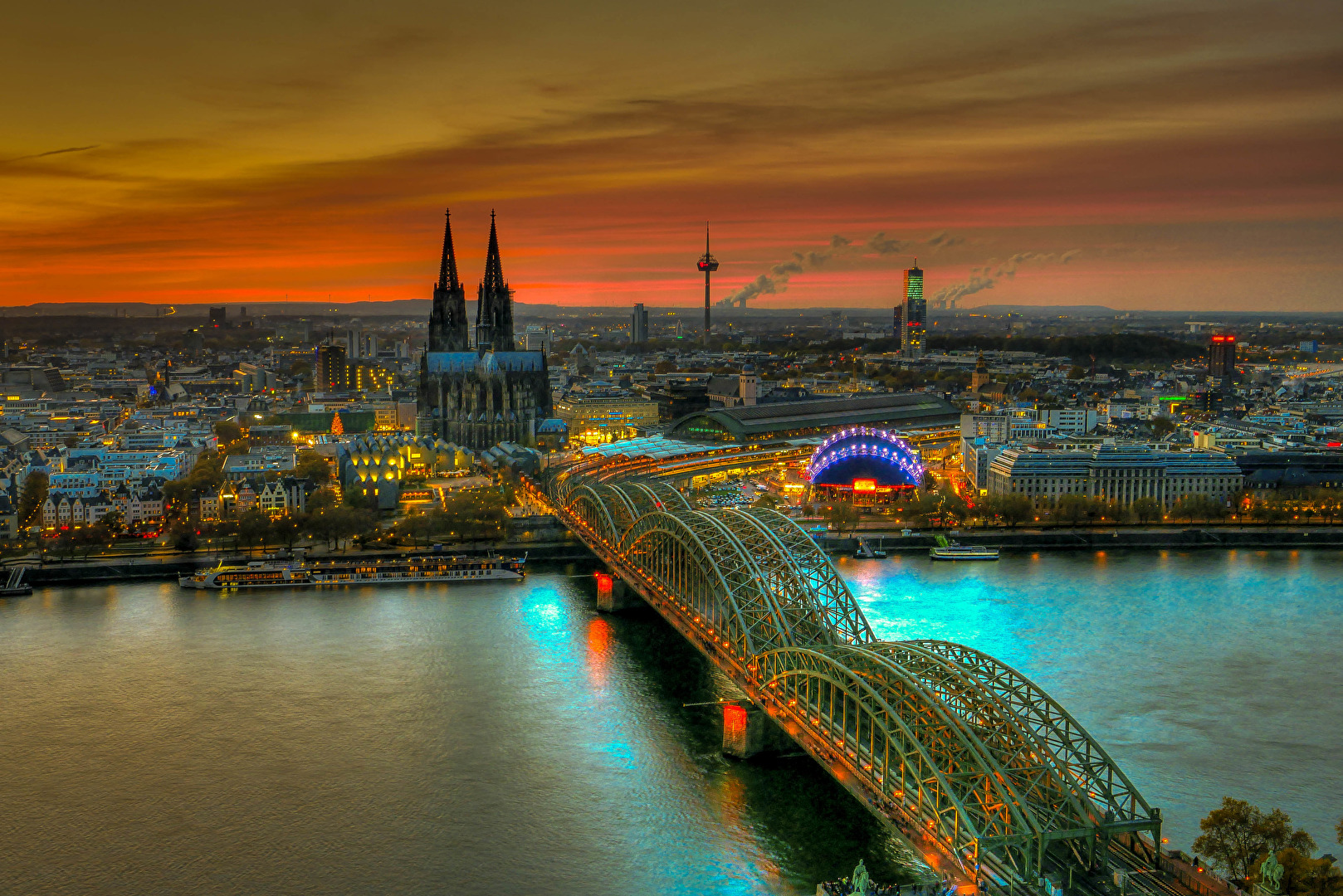 Sonnenuntergang über Köln