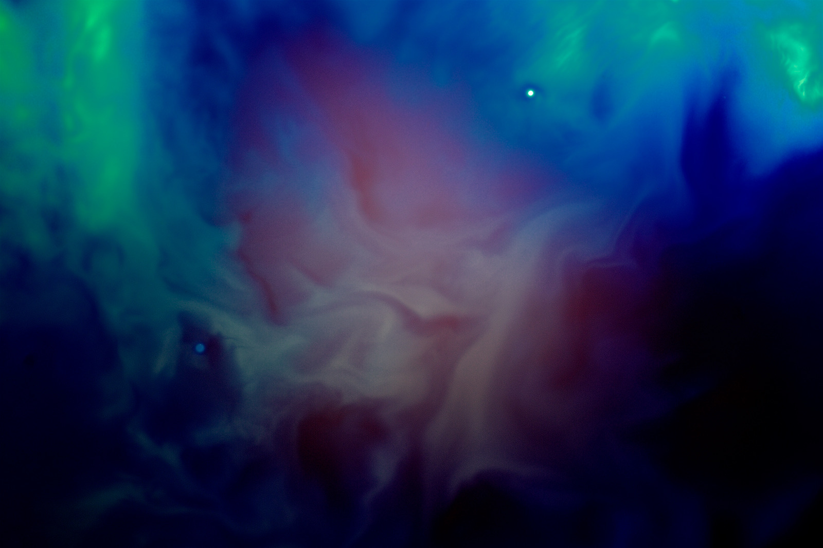 Tinte in Milch