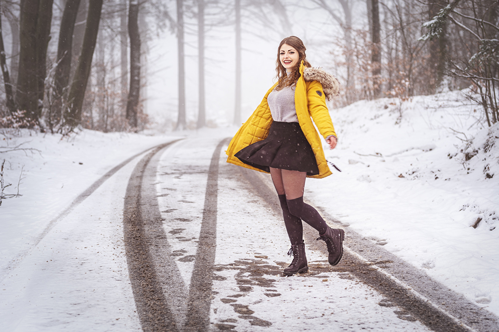 Luisa - dancing on the street