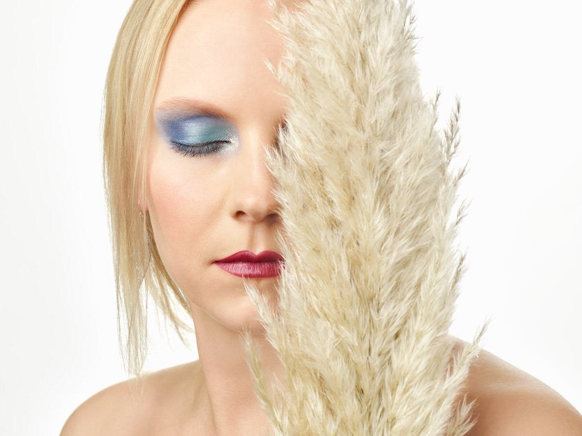 Blue Eye(s) - HighKey