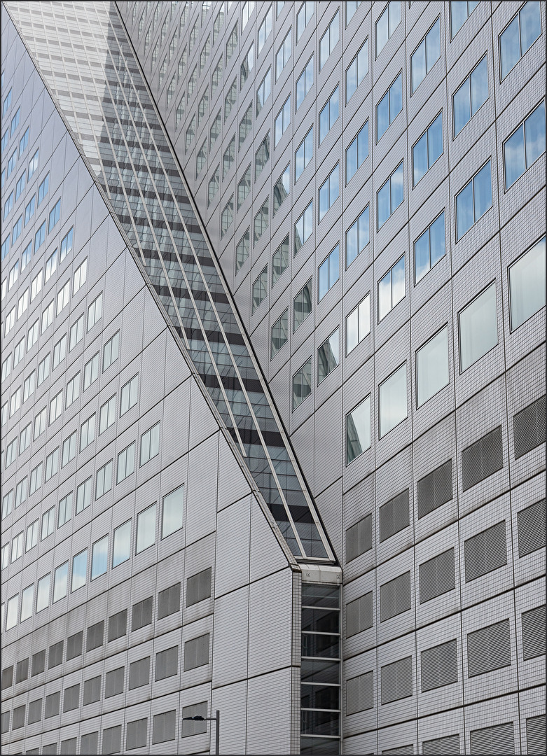 A touch of Escher ?