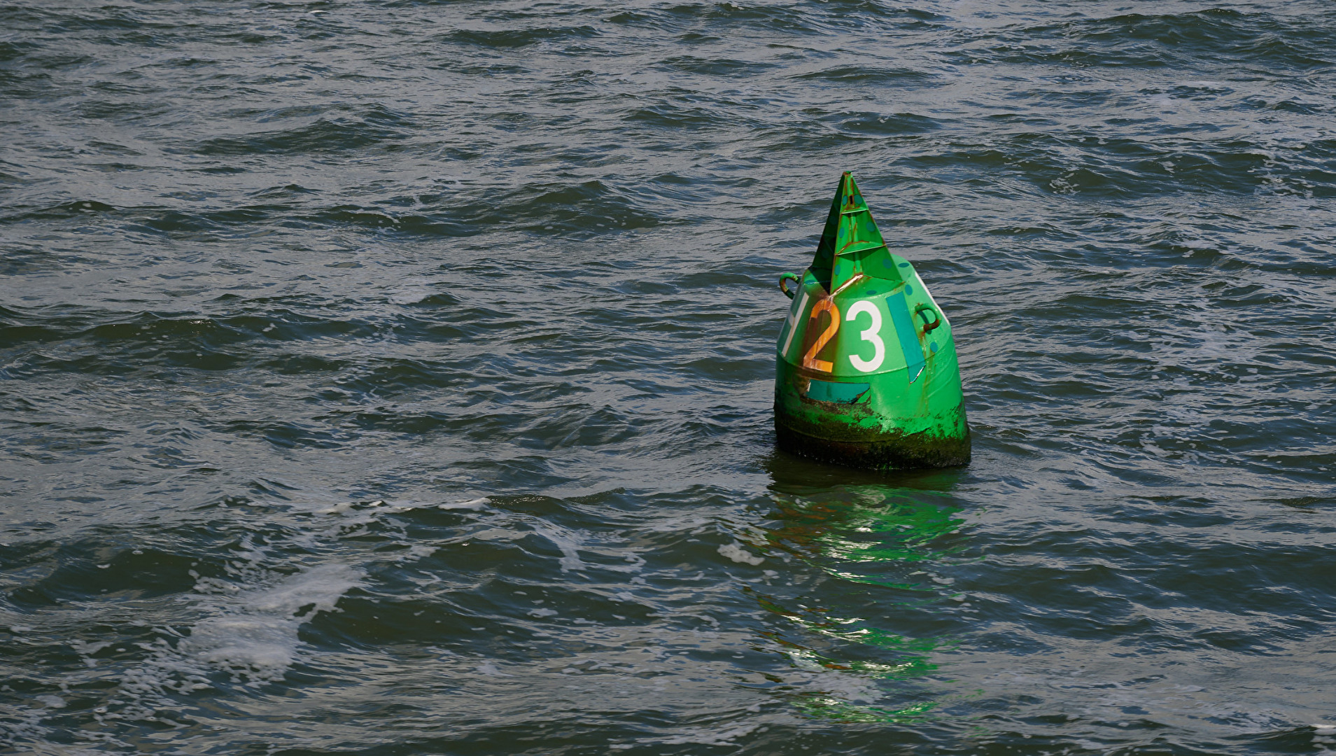 Spierentonne  Backbord Voraus