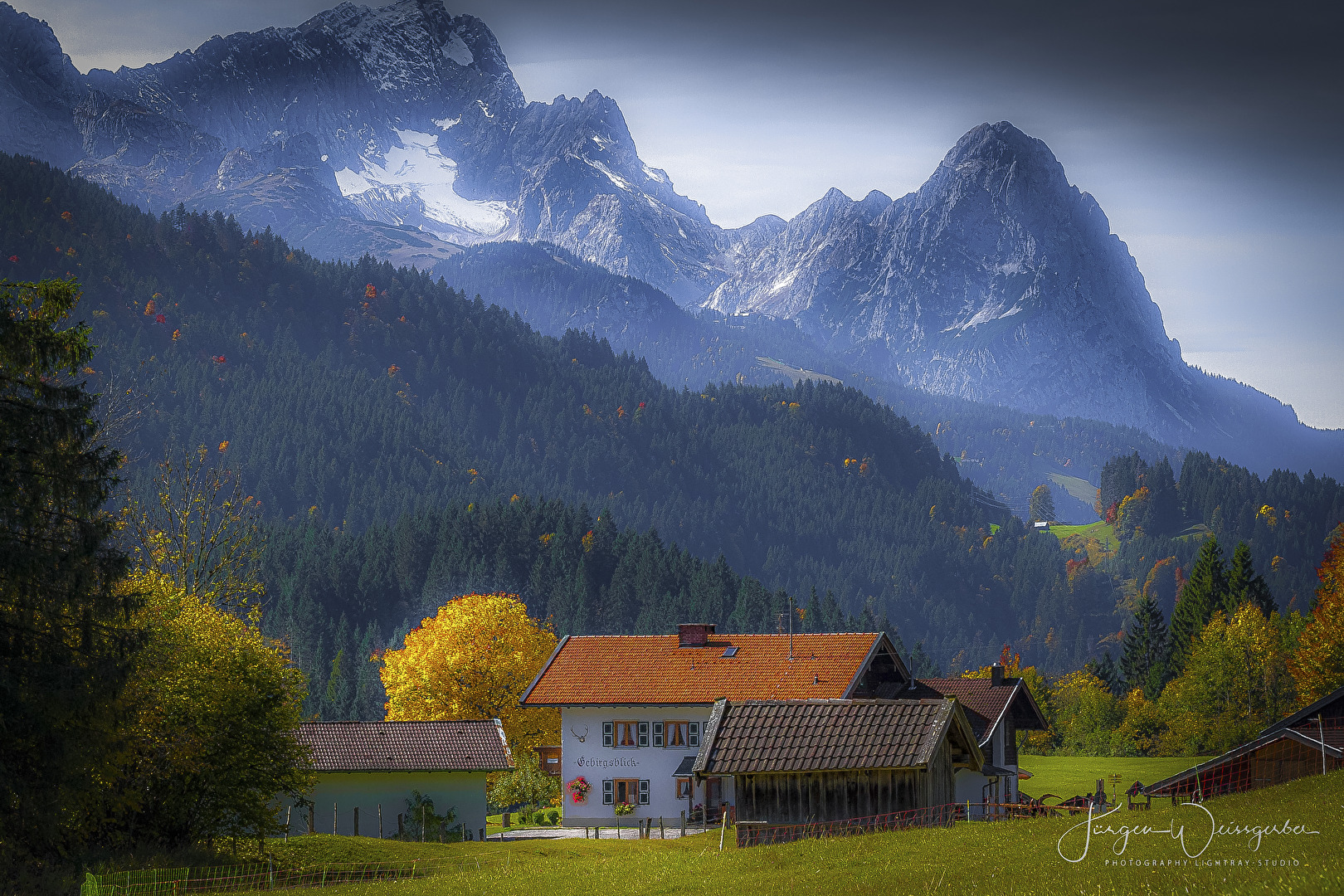 Herbstlicht unter der Zugspitze