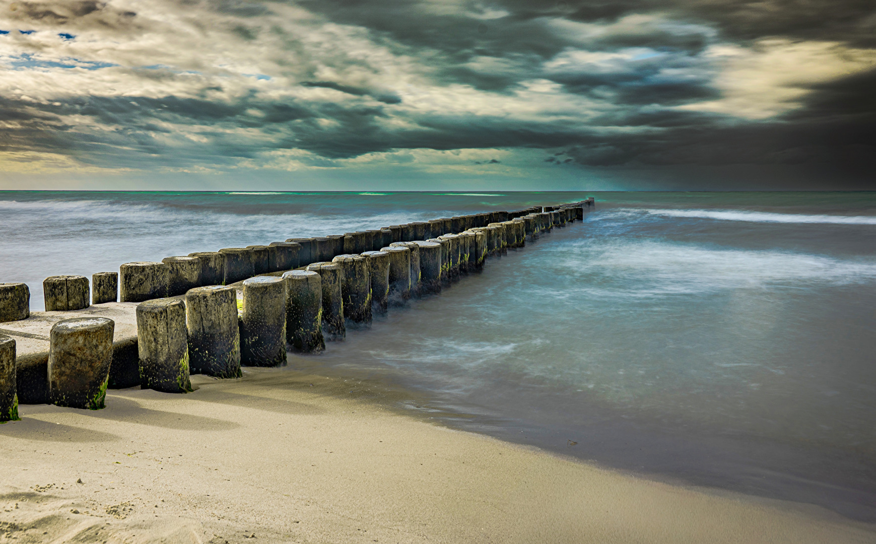 Buhnen an der Ostsee