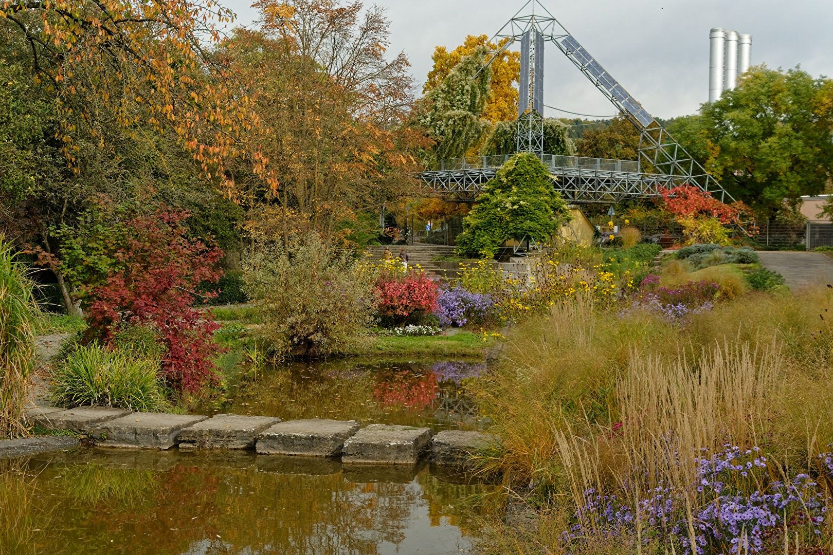 Herbstlicher Park in Würzburg
