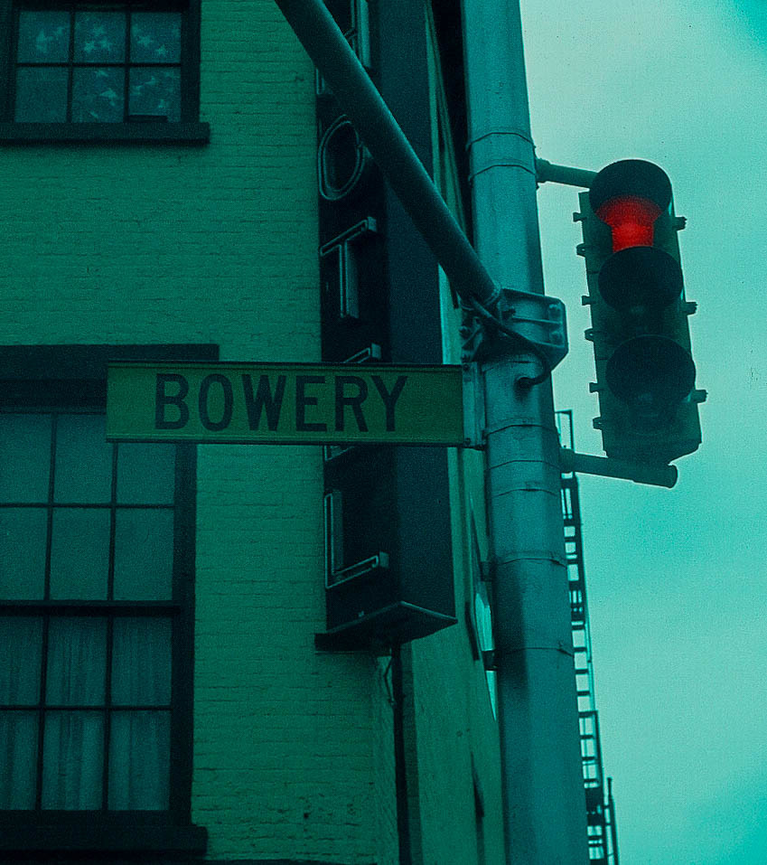 IN DER BOWERY - MANHATTAN - NEW YORK