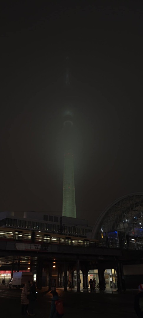 berlin alexanderplatz station ubahn sbahn turm fernsehturm höchstebauwerk deutschland