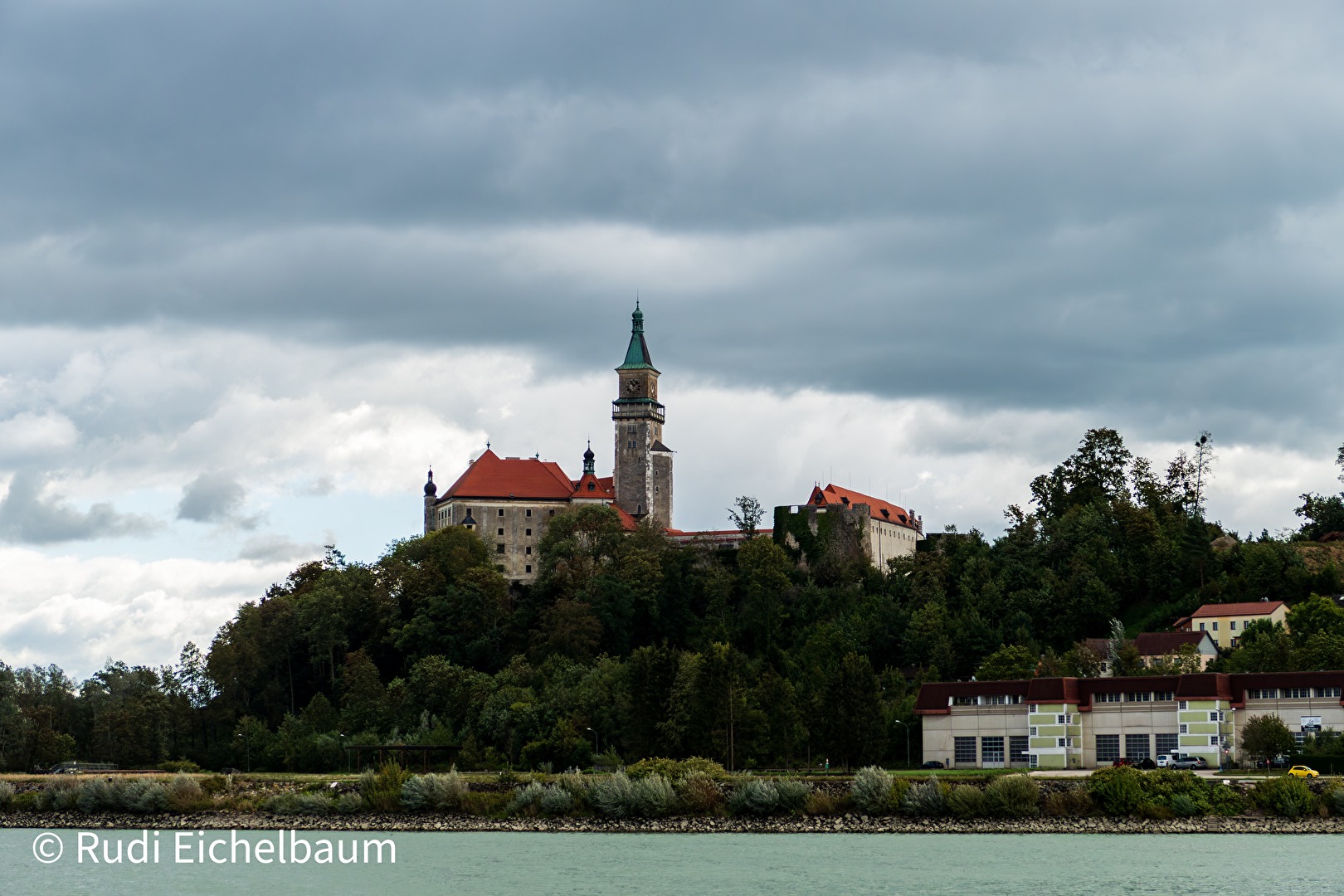 Blick zum Schloss nach Grein