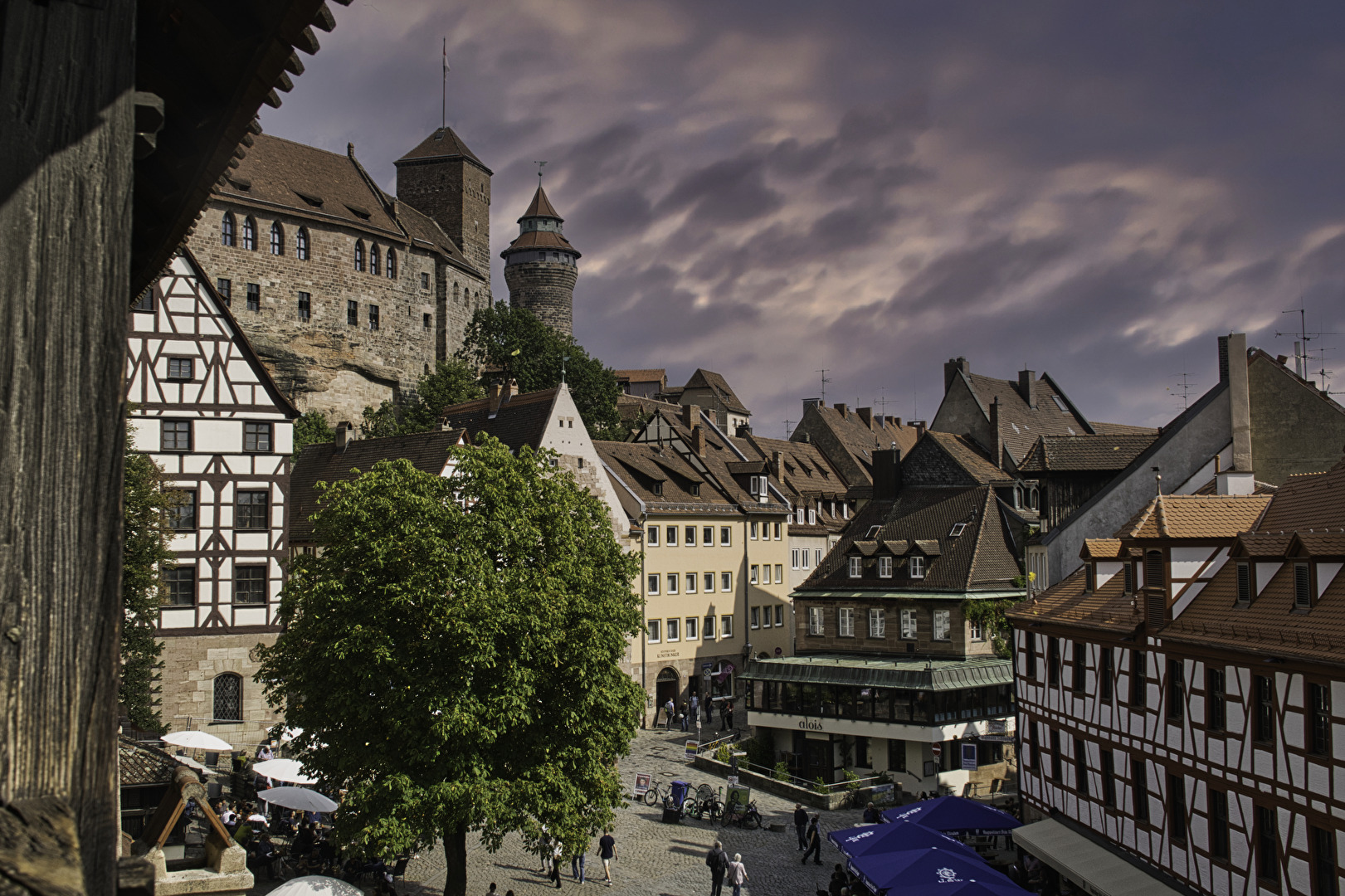 im Zeichen der Burg